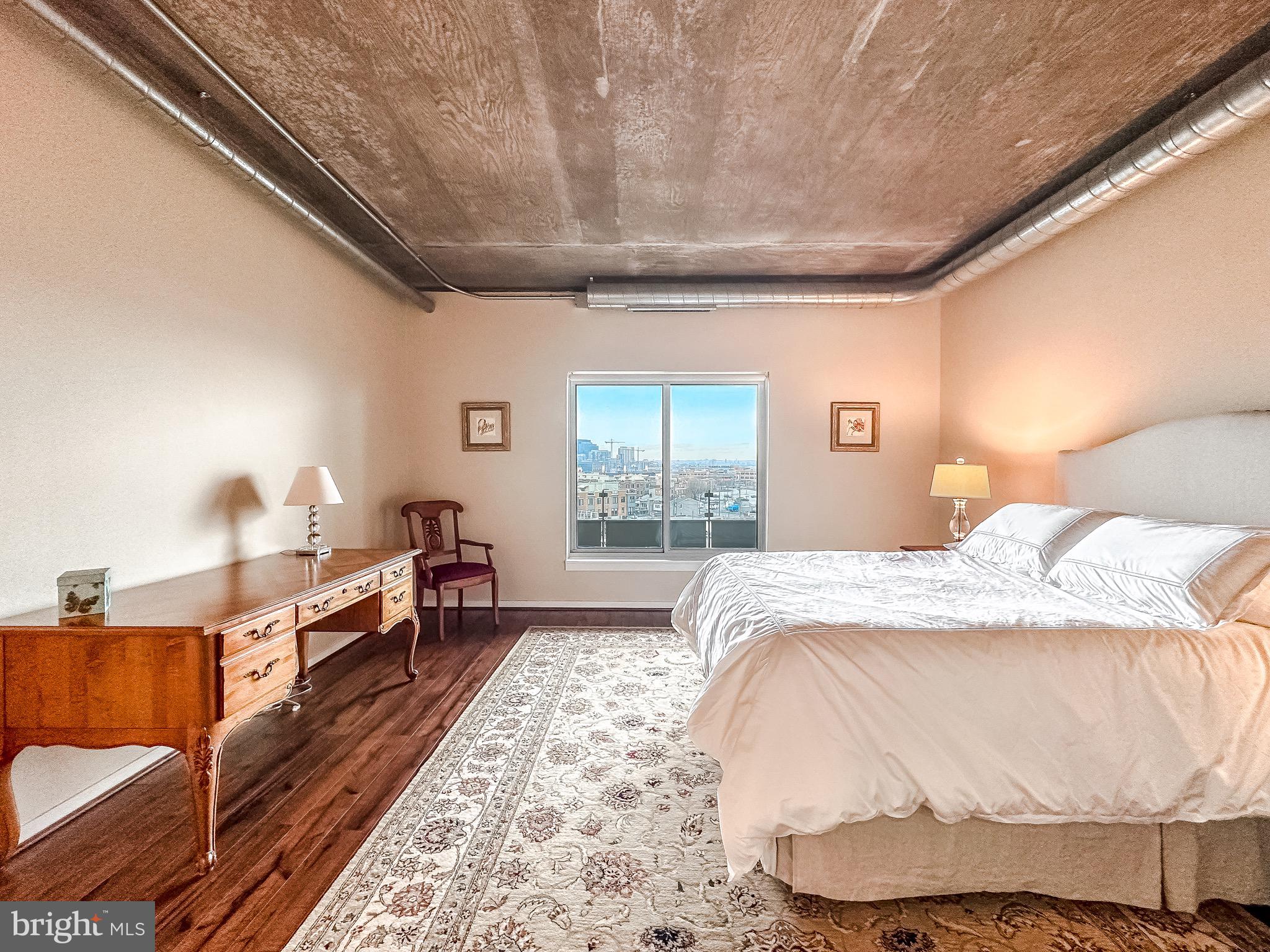 LOCUST POINT - Residential