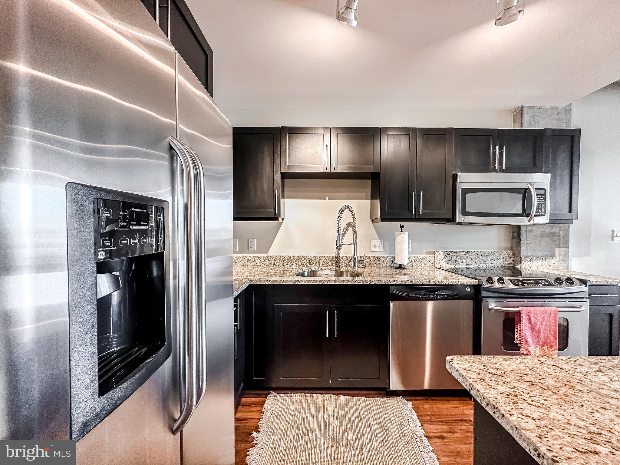 LOCUST POINT - Residential