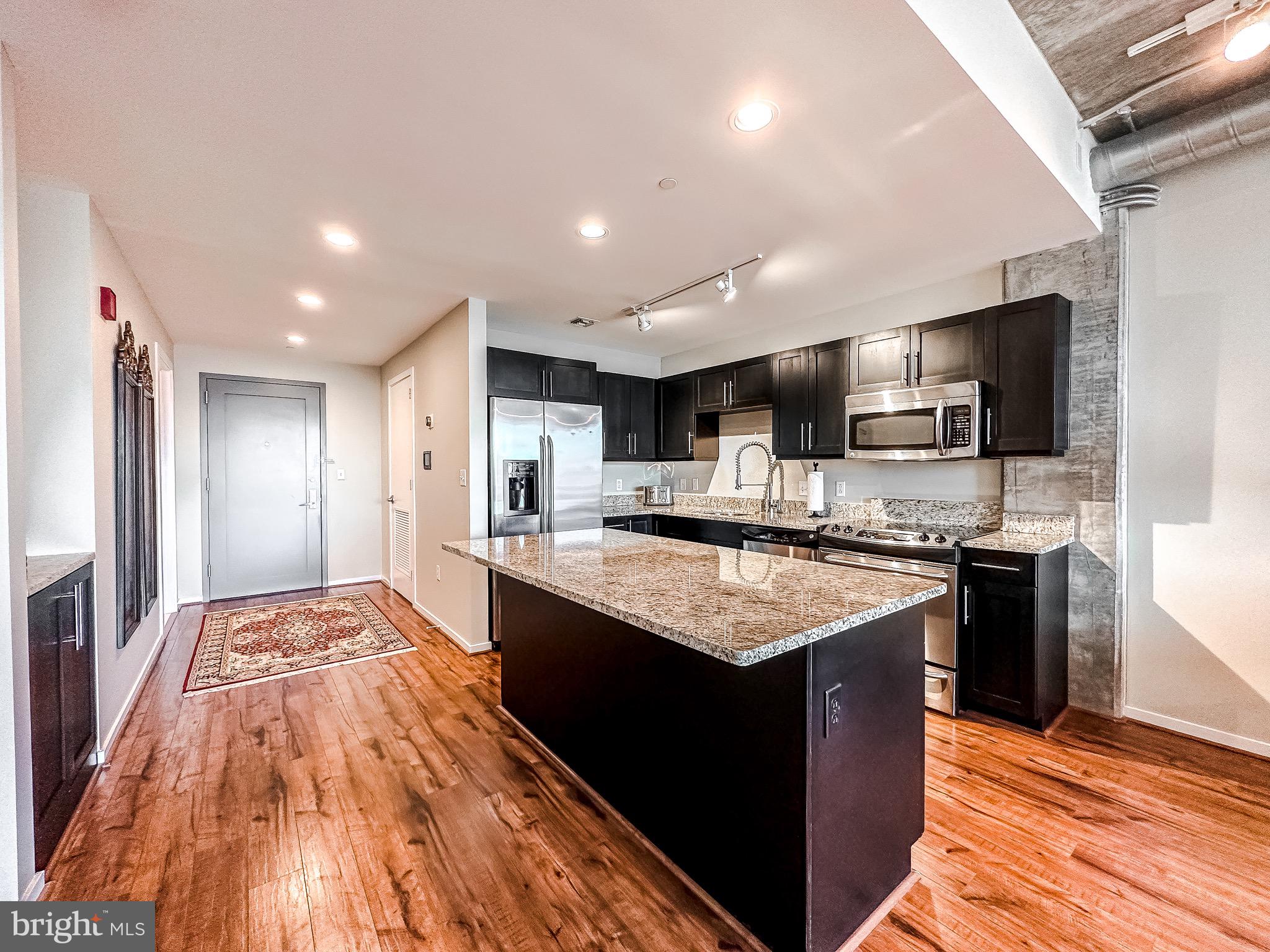 LOCUST POINT - Residential