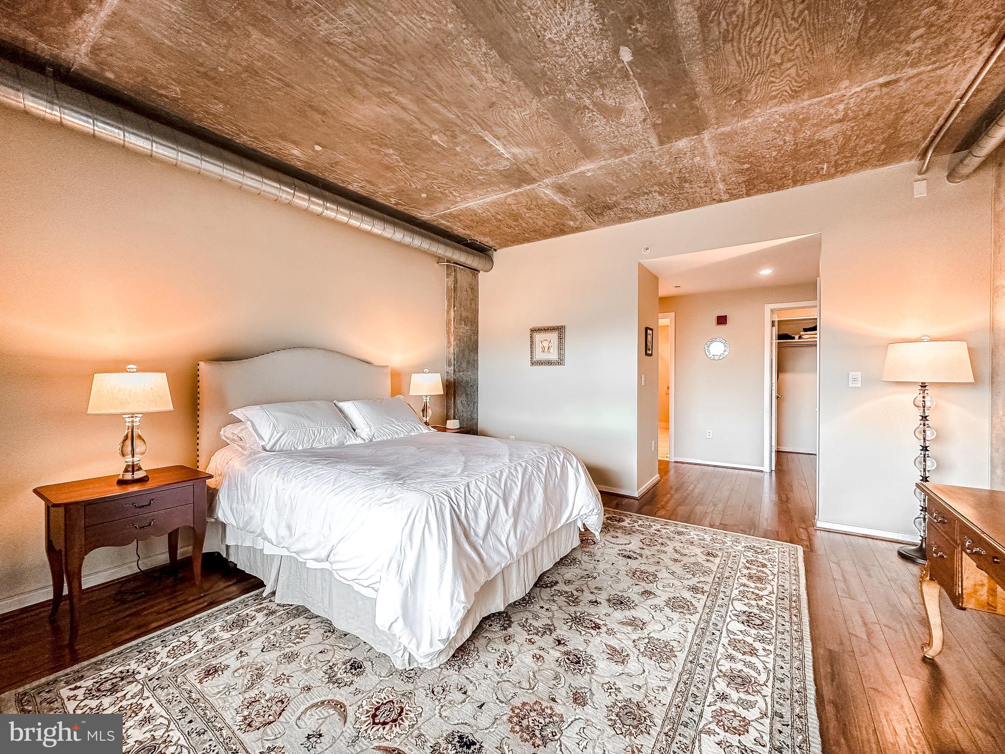 LOCUST POINT - Residential