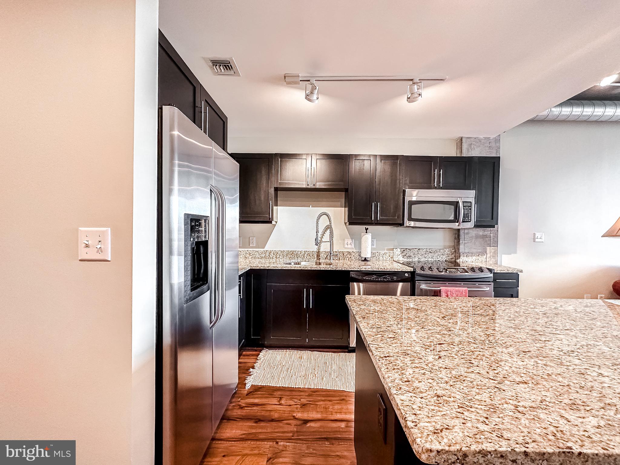 LOCUST POINT - Residential