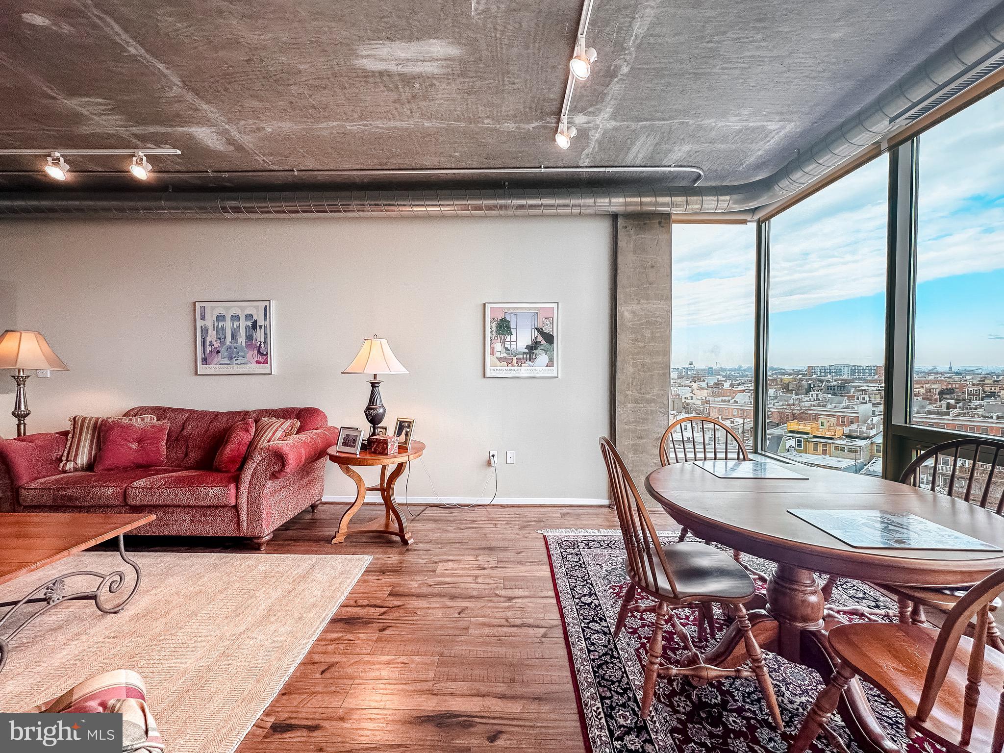 LOCUST POINT - Residential