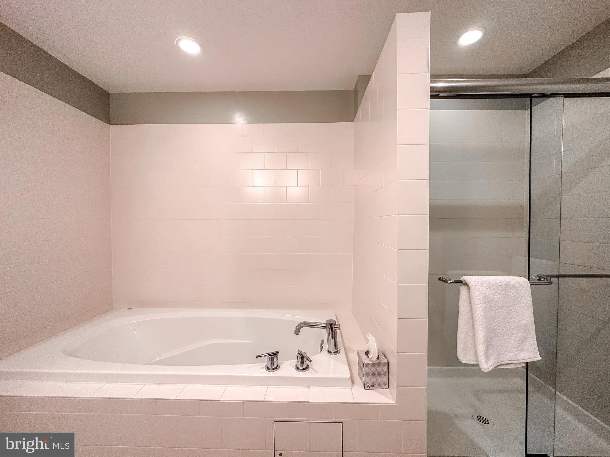 LOCUST POINT - Residential