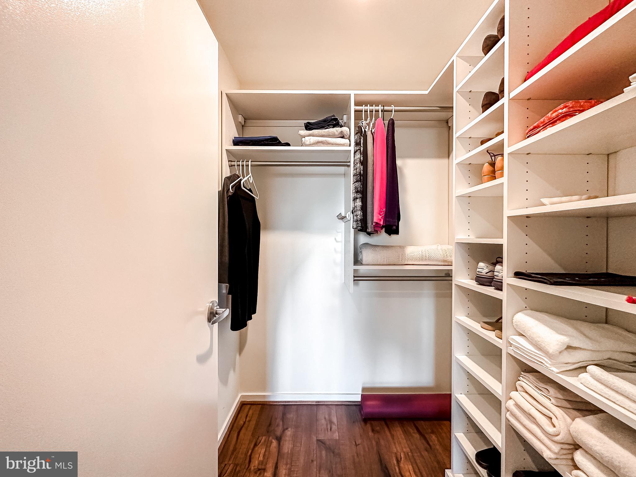 LOCUST POINT - Residential