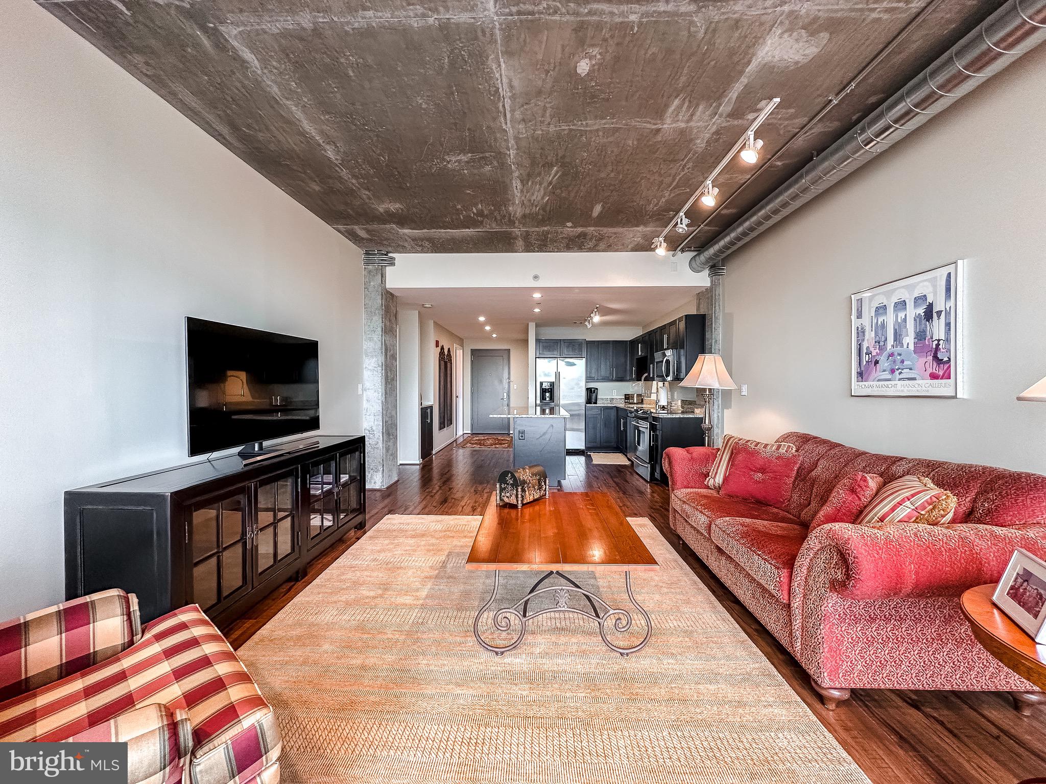 LOCUST POINT - Residential