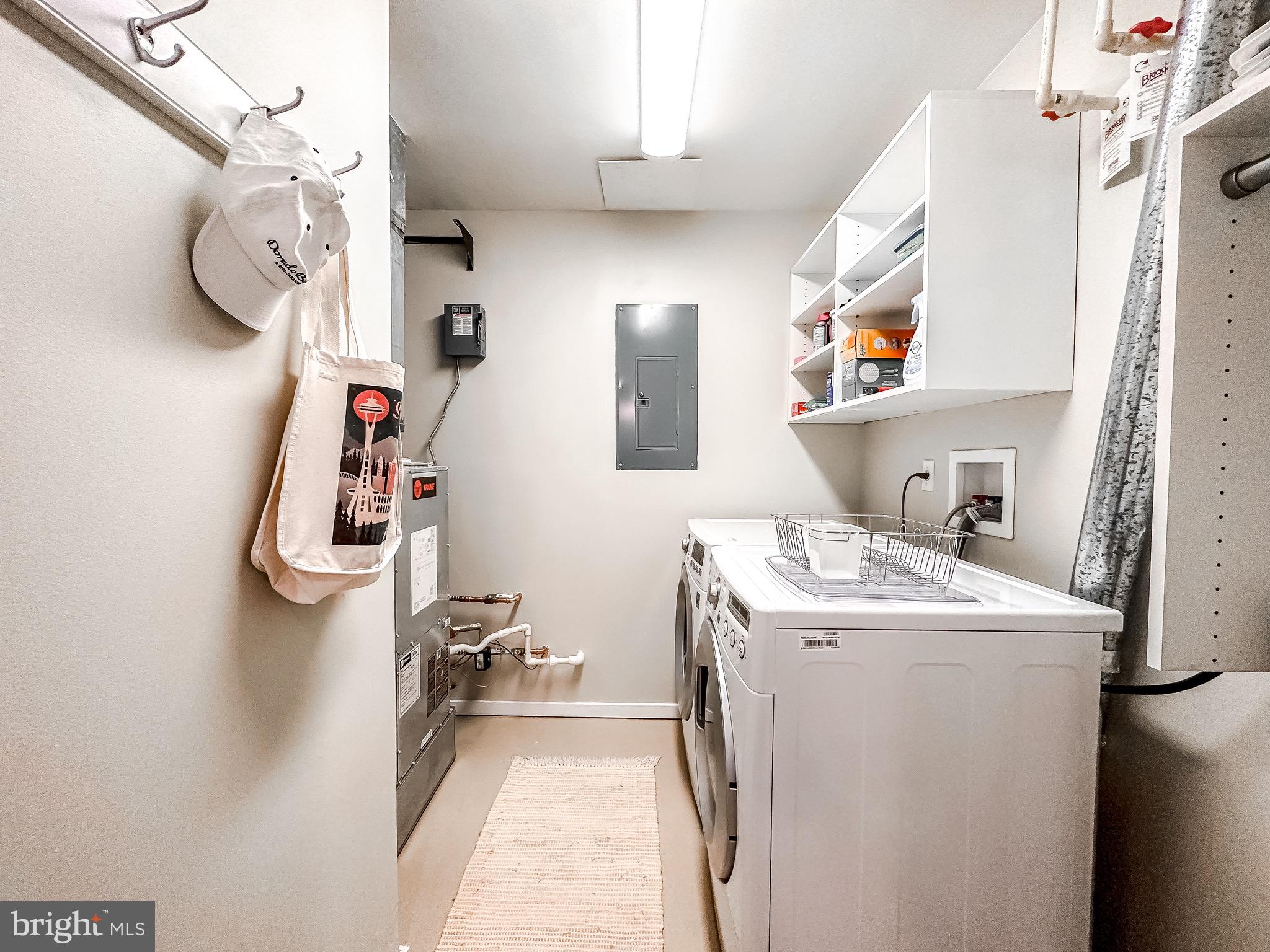 LOCUST POINT - Residential