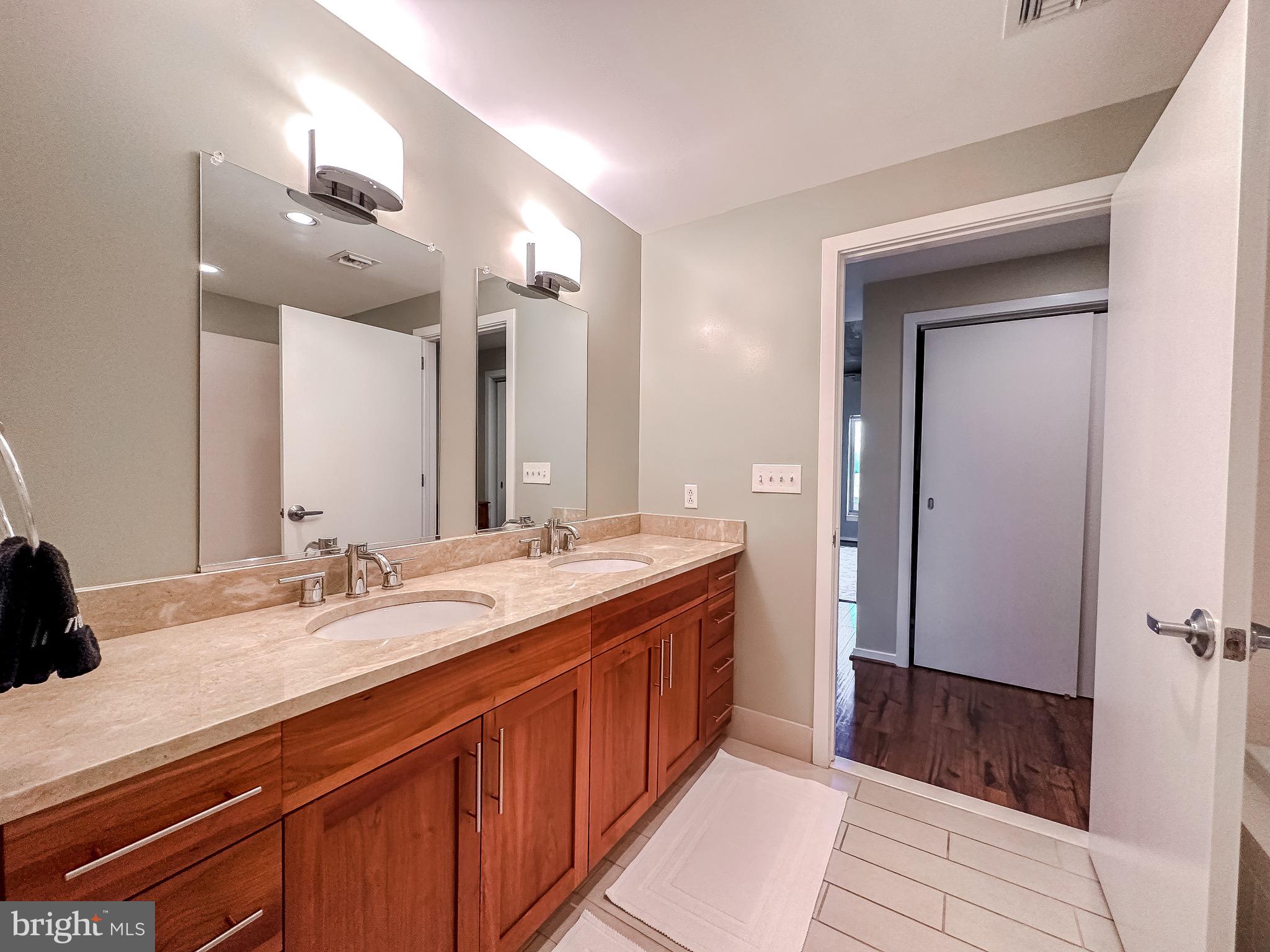 LOCUST POINT - Residential