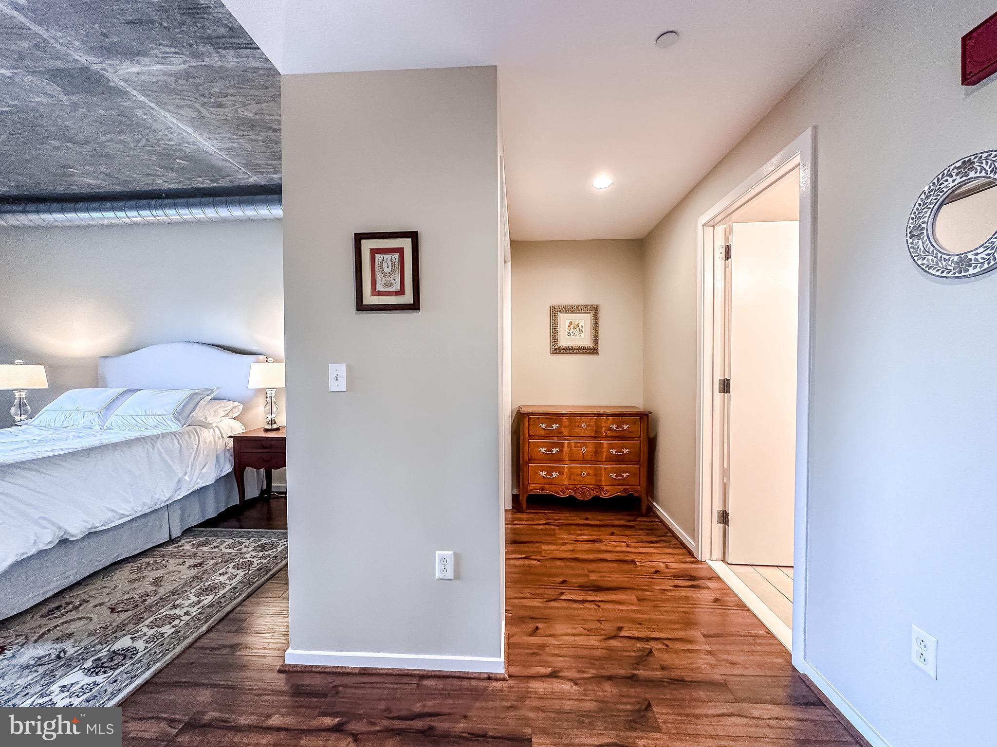 LOCUST POINT - Residential