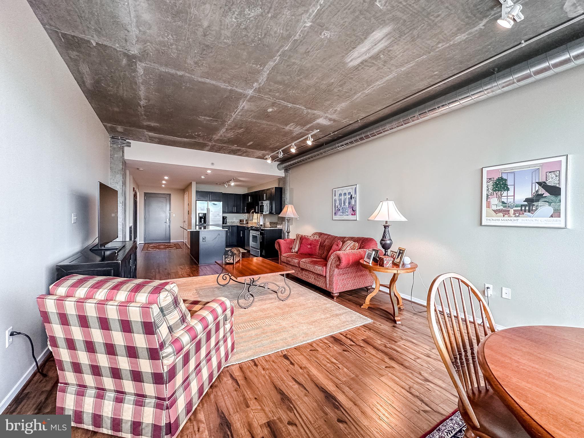 LOCUST POINT - Residential