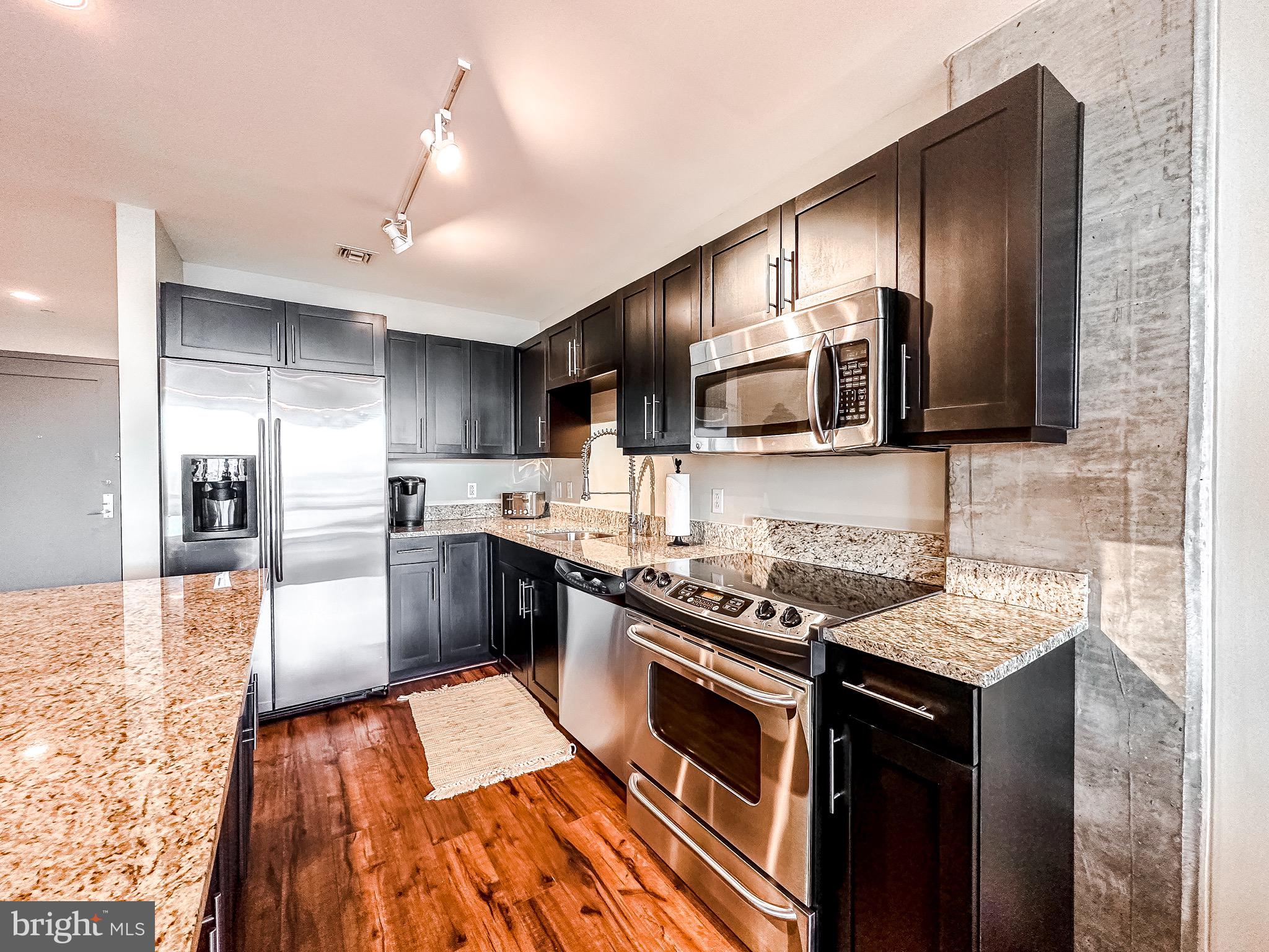 LOCUST POINT - Residential