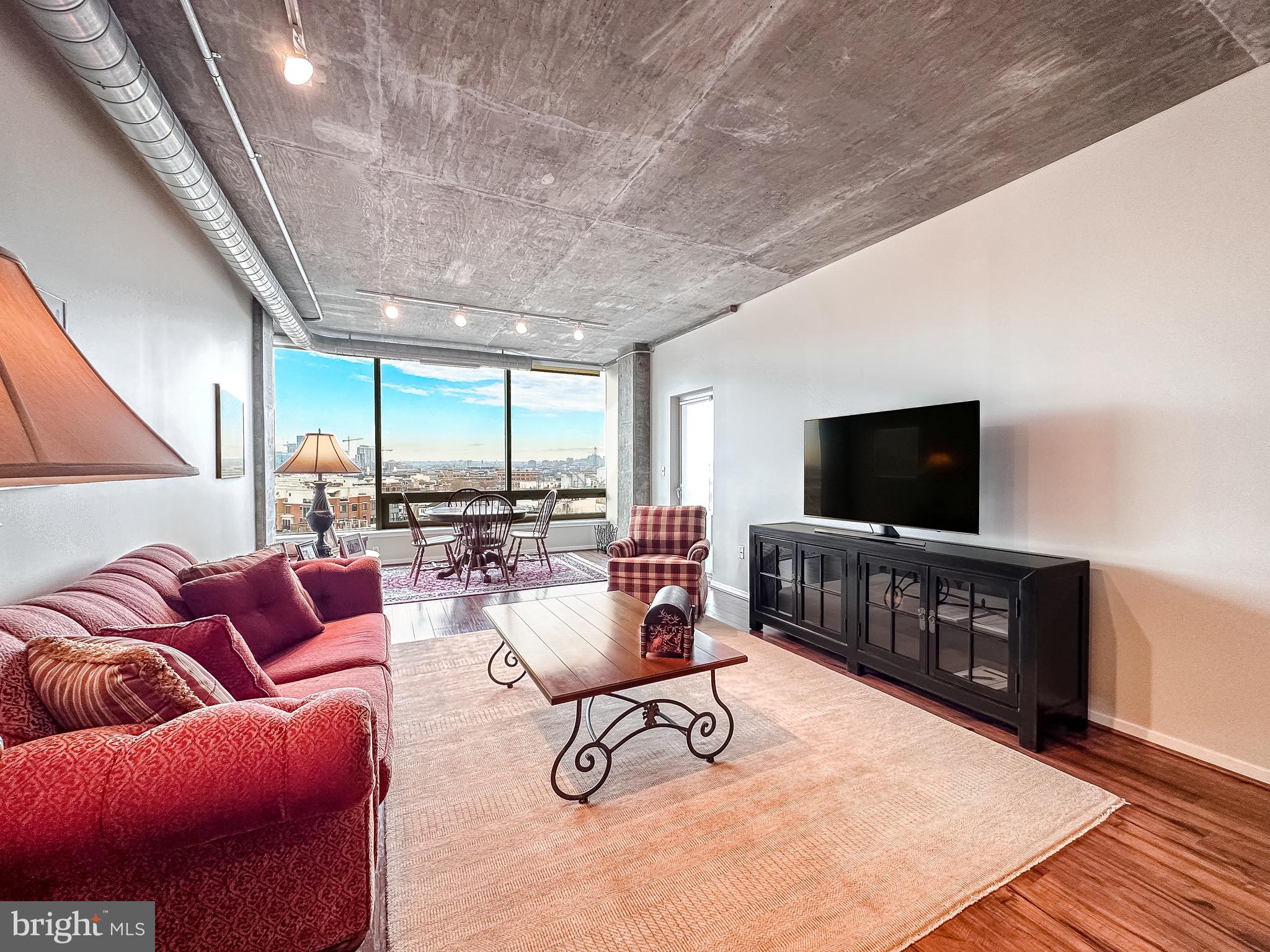 LOCUST POINT - Residential