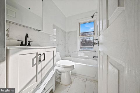 Townhouse For Sale - 2845 N Constitution Road<br/> CAMDEN, NJ 08104