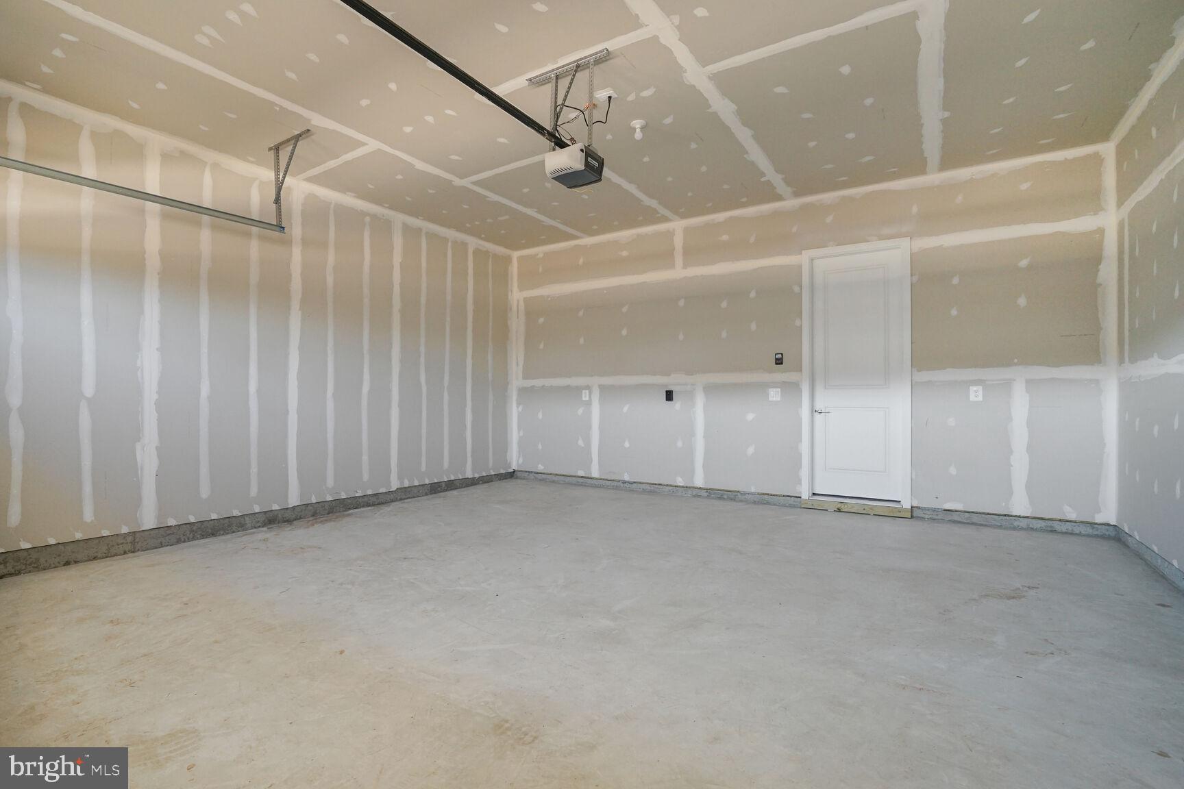 ROBINSON MANOR - Residential