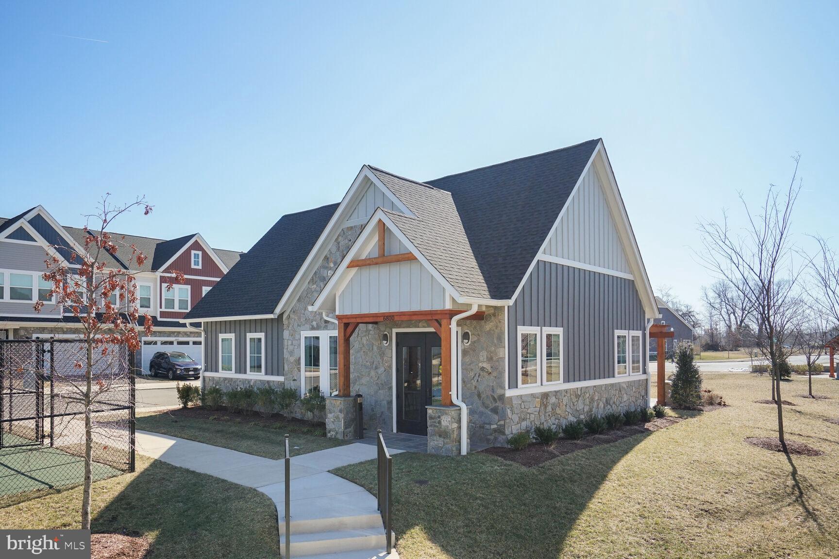 ROBINSON MANOR - Residential