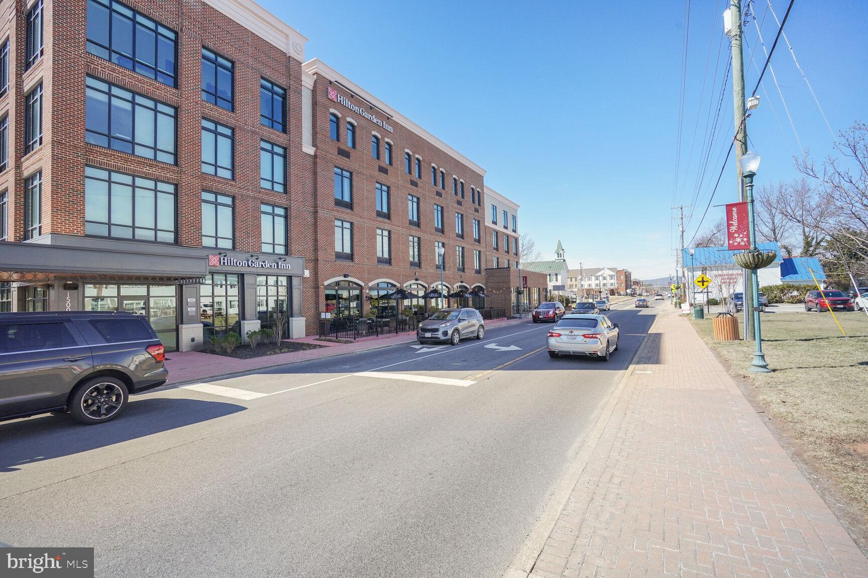 ROBINSON MANOR - Residential