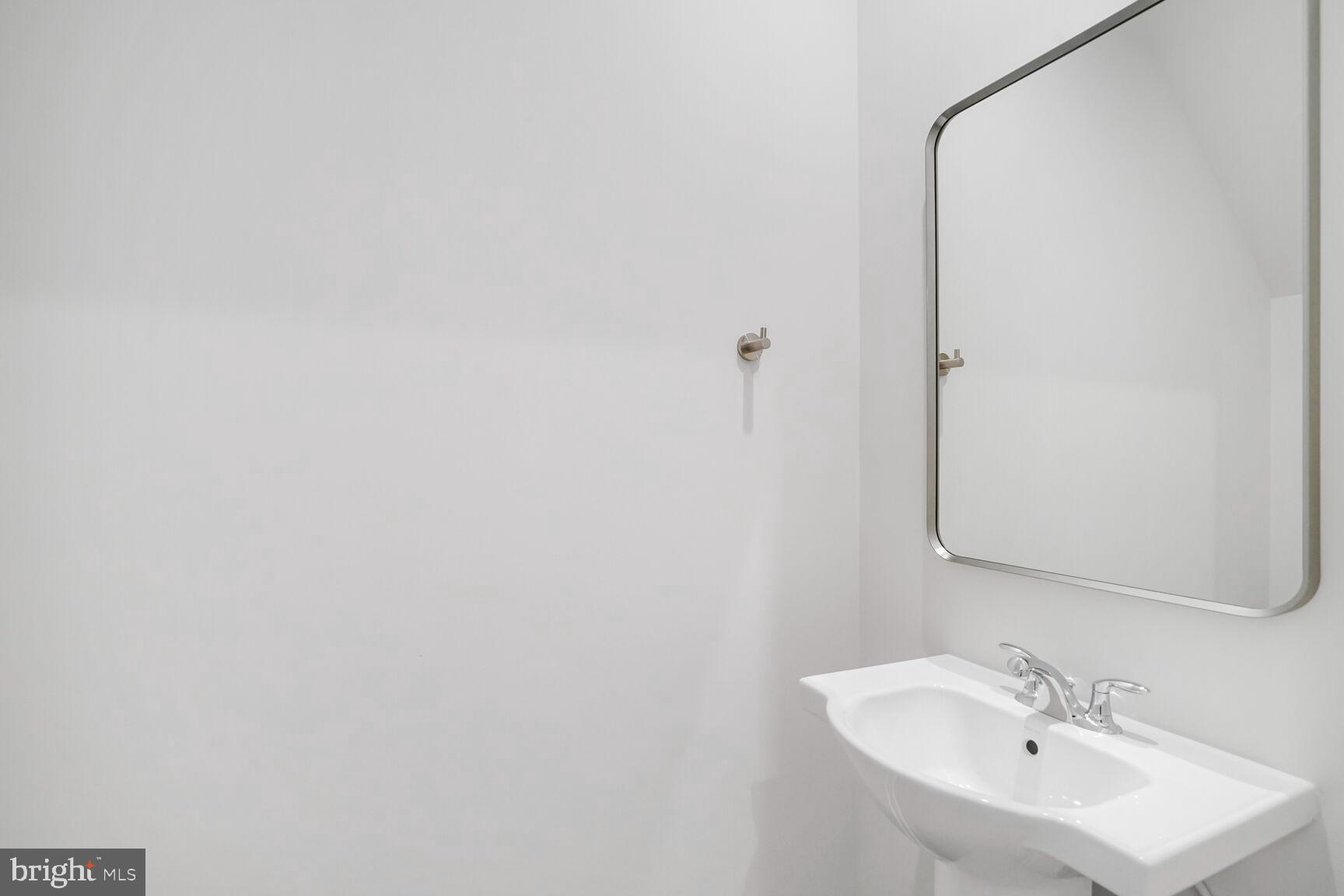 ROBINSON MANOR - Residential