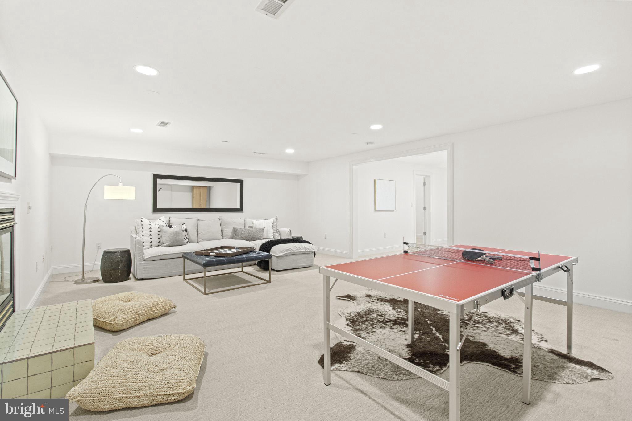 ALTA VISTA GARDENS - Residential