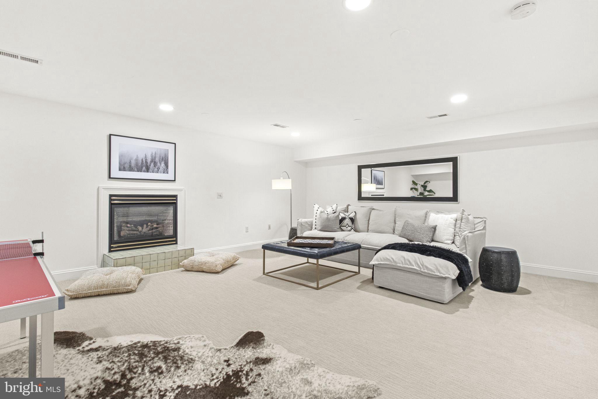 ALTA VISTA GARDENS - Residential