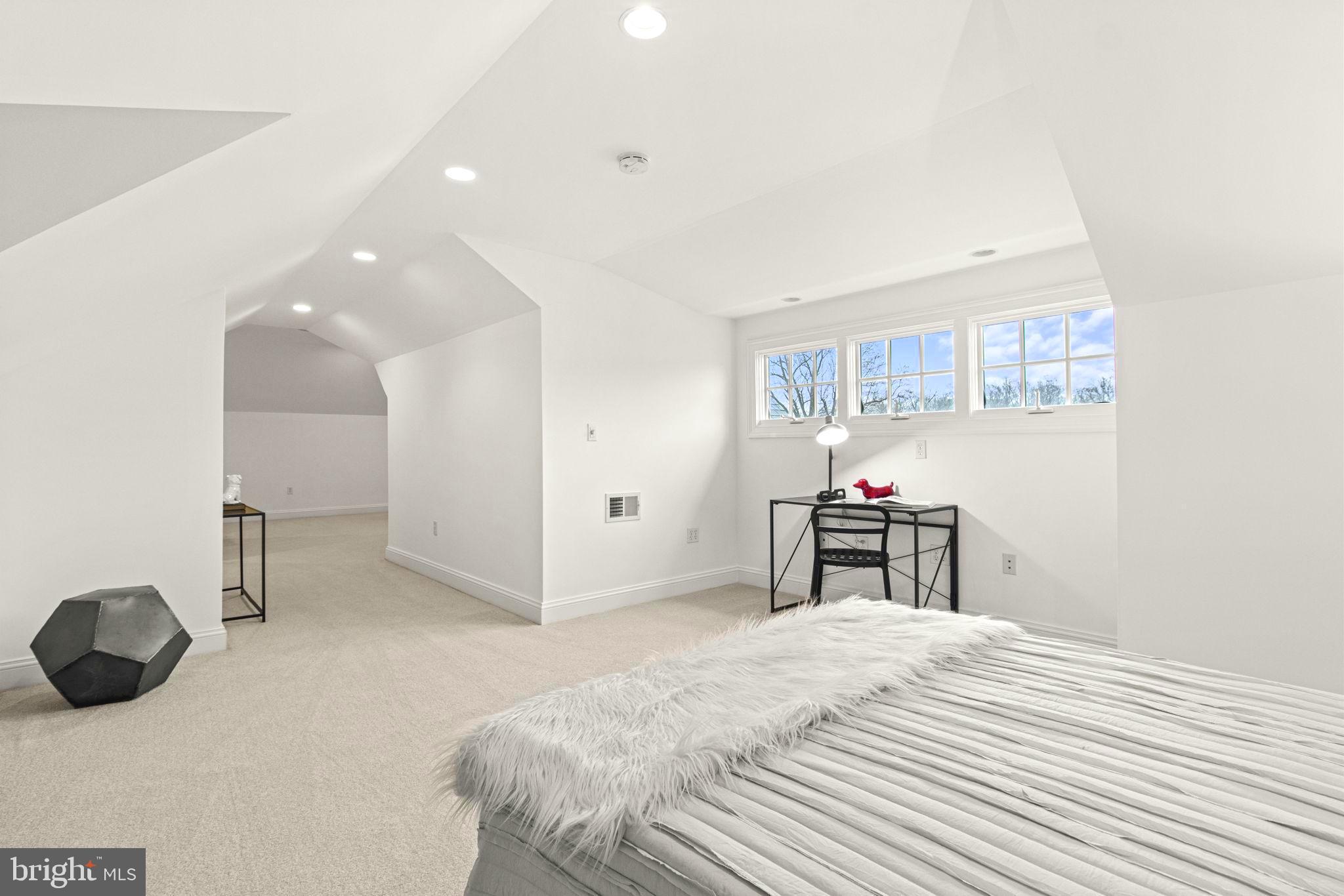 ALTA VISTA GARDENS - Residential