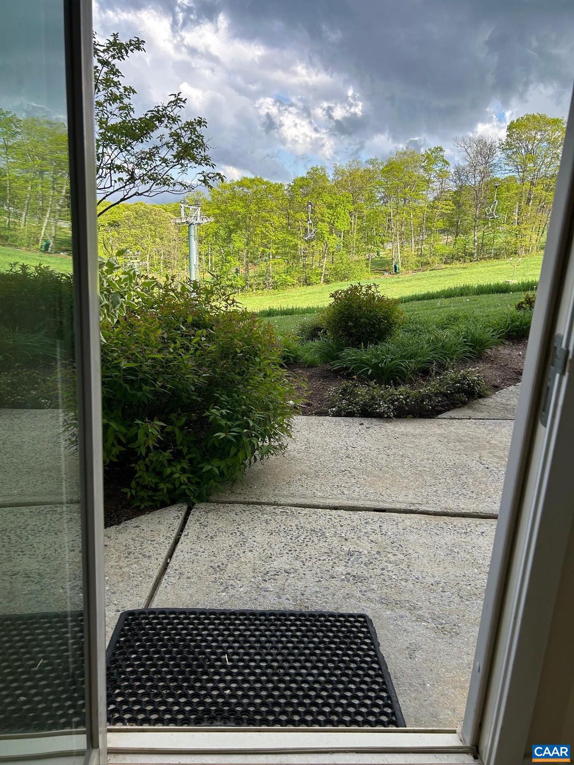 962 DIAMOND HILL CONDOS