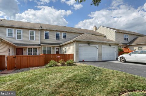 Photo of 104 WINDING HILL DR, LANCASTER, PA 17601 (MLS # PALA2039456)