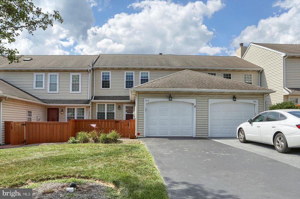 Photo of 104 WINDING HILL DR, LANCASTER, PA 17601 (MLS # PALA2039456)