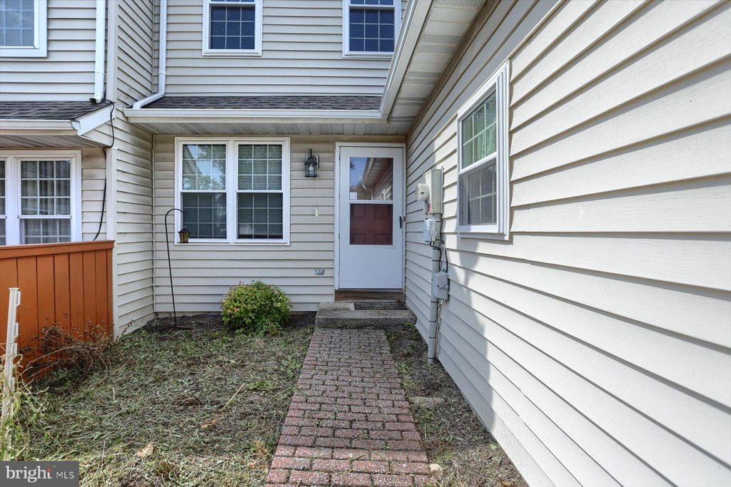 Photo of 104 WINDING HILL DR, LANCASTER, PA 17601 (MLS # PALA2039456)