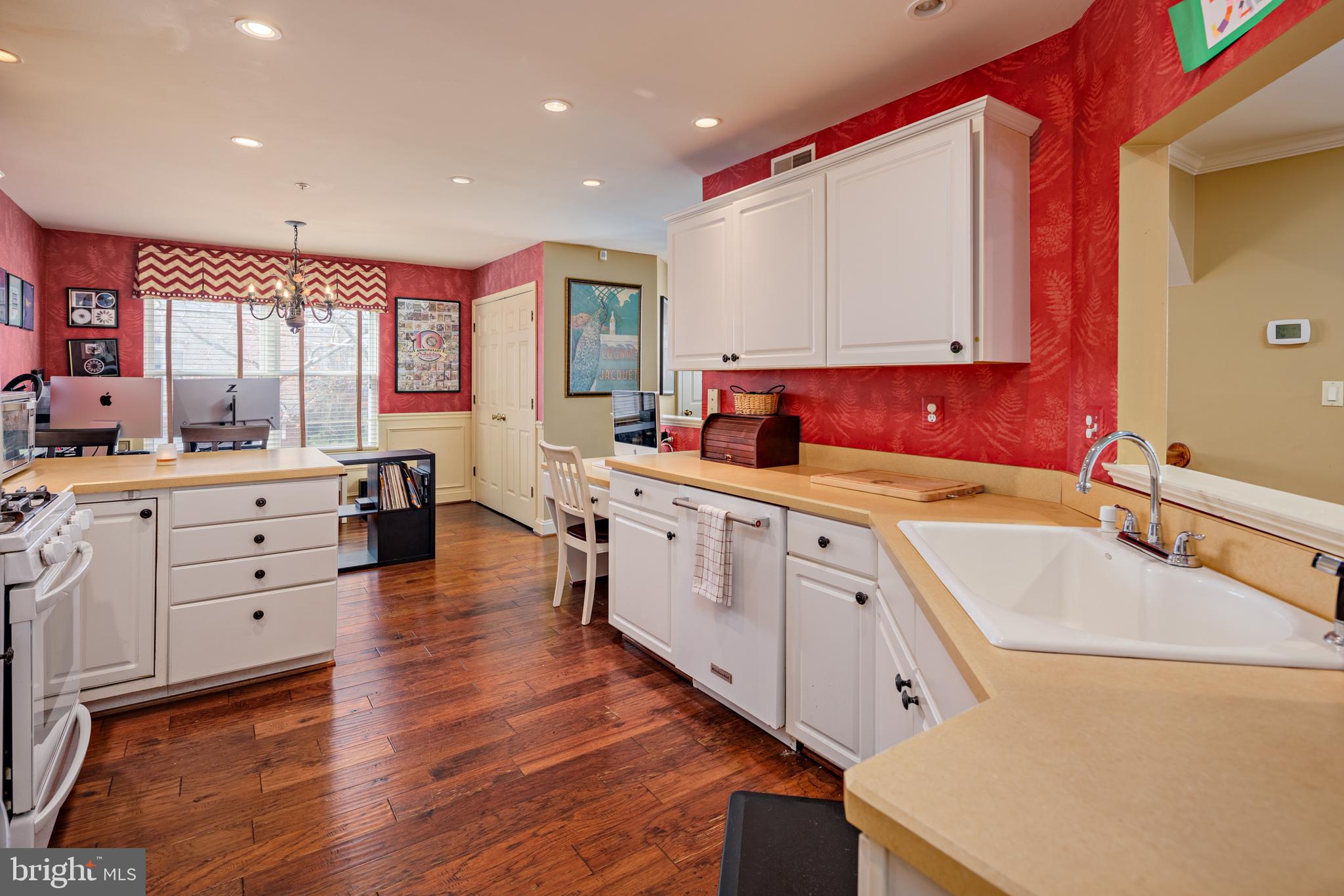 VILLAGES OF HOMELAND - Residential