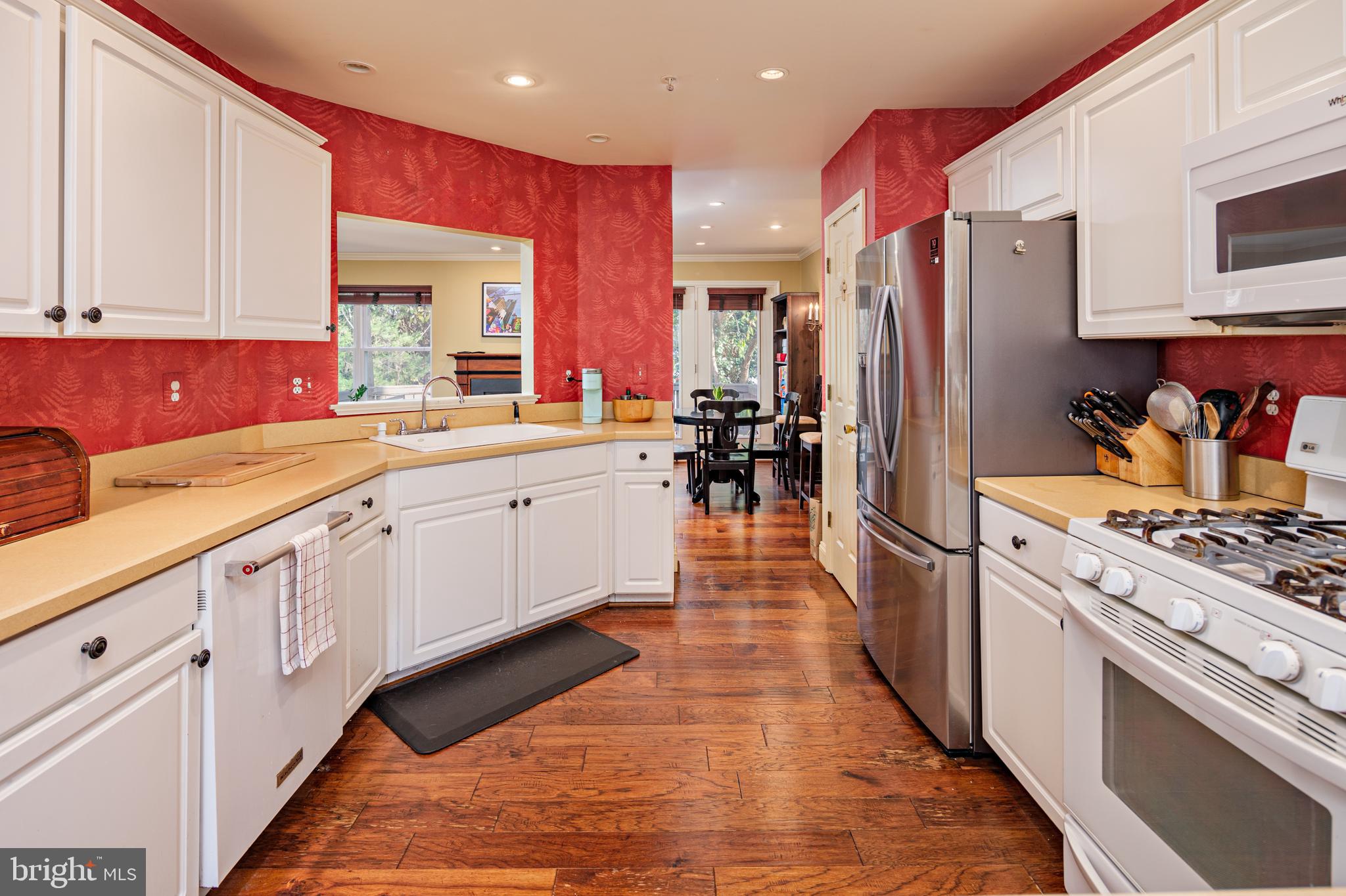 VILLAGES OF HOMELAND - Residential