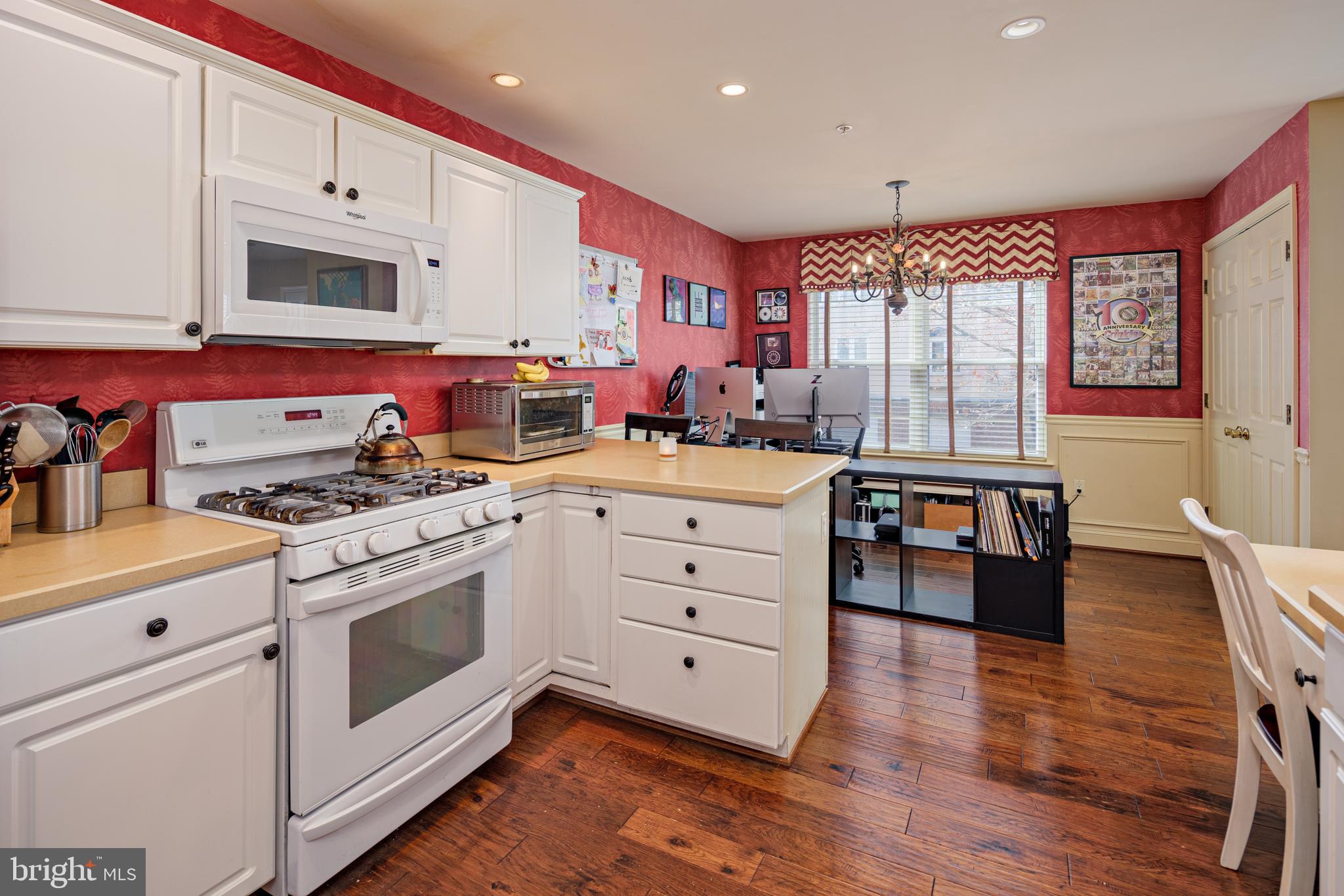 VILLAGES OF HOMELAND - Residential