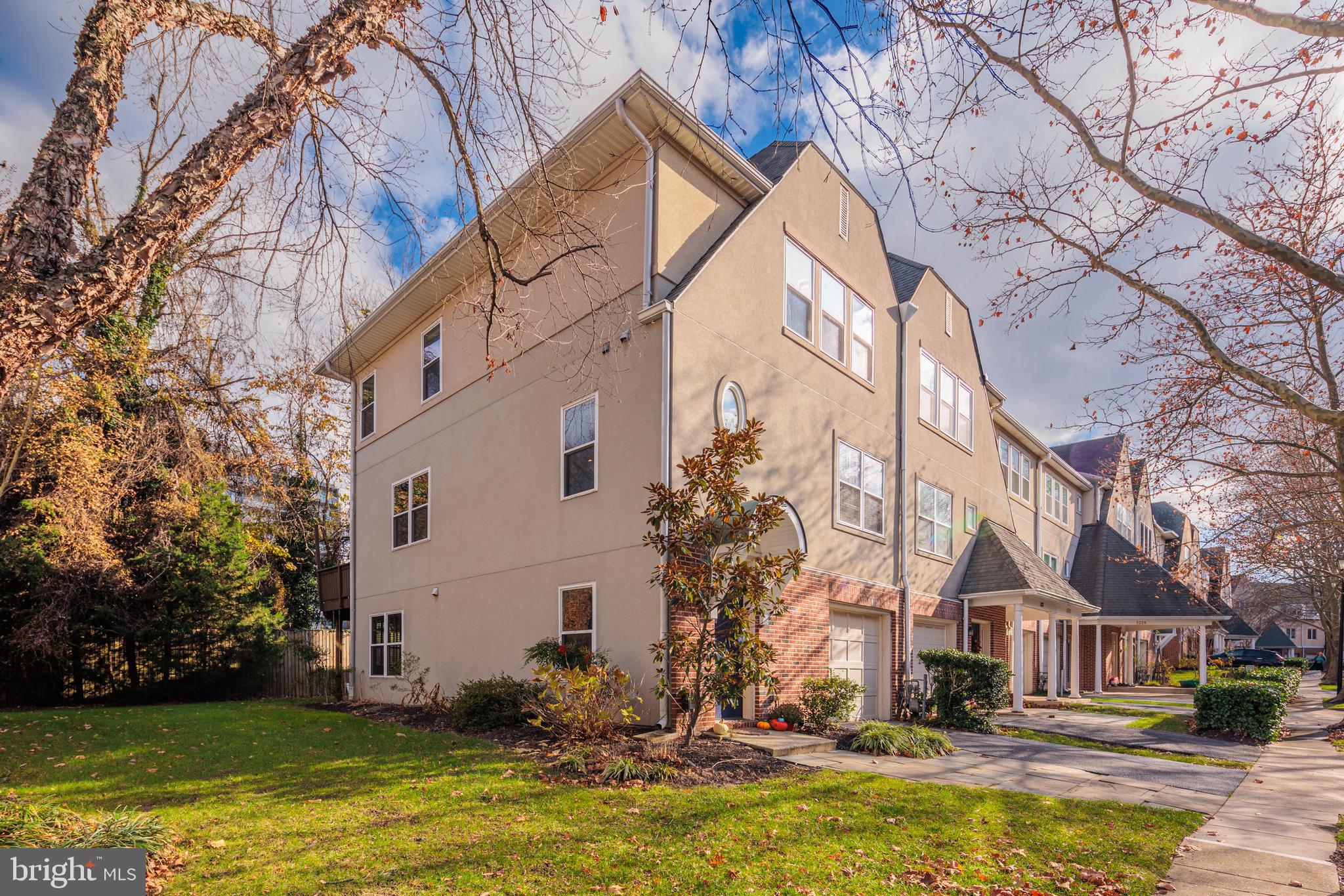 VILLAGES OF HOMELAND - Residential