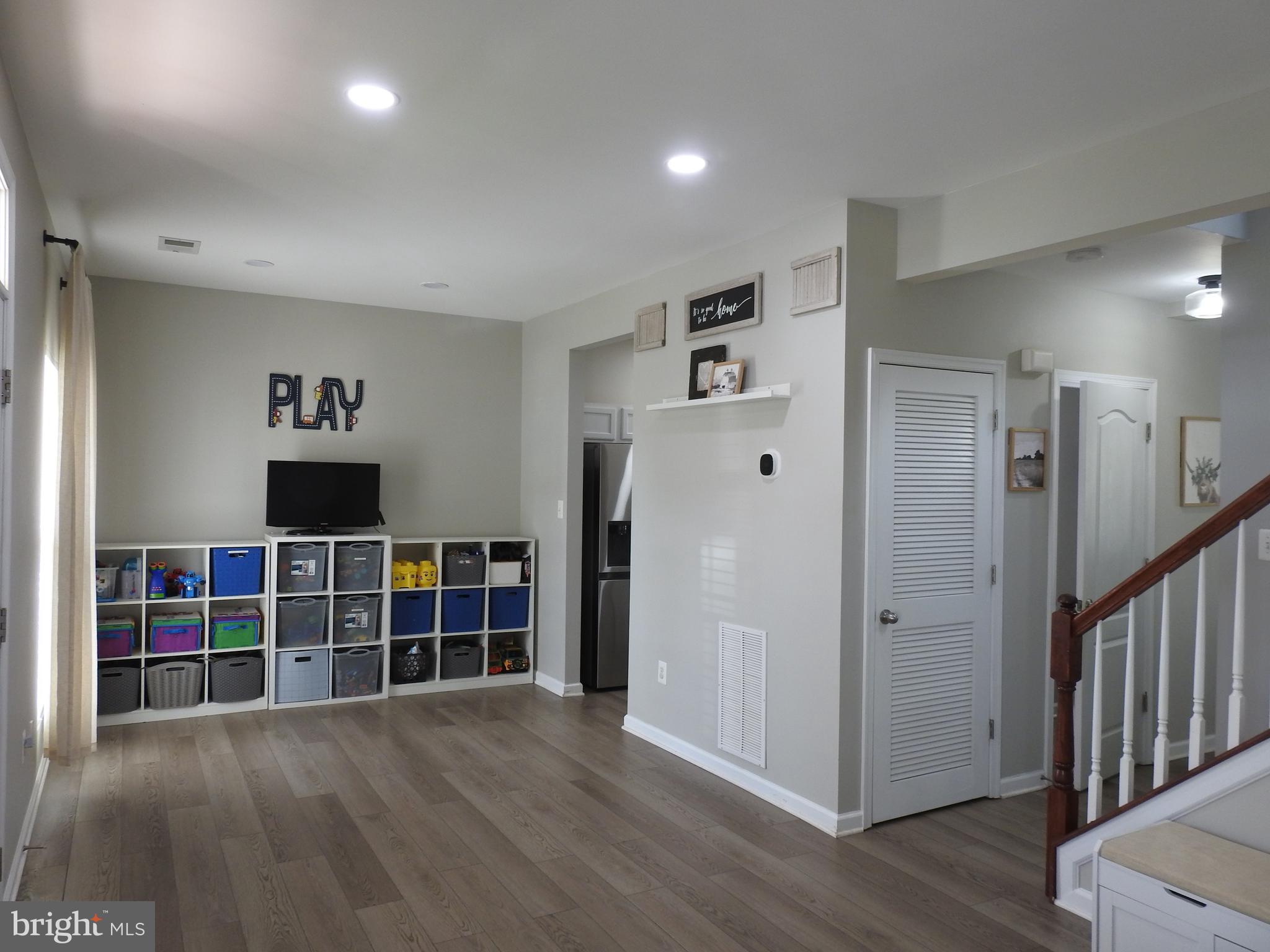 160 HICKORY RIDGE CIRCLE