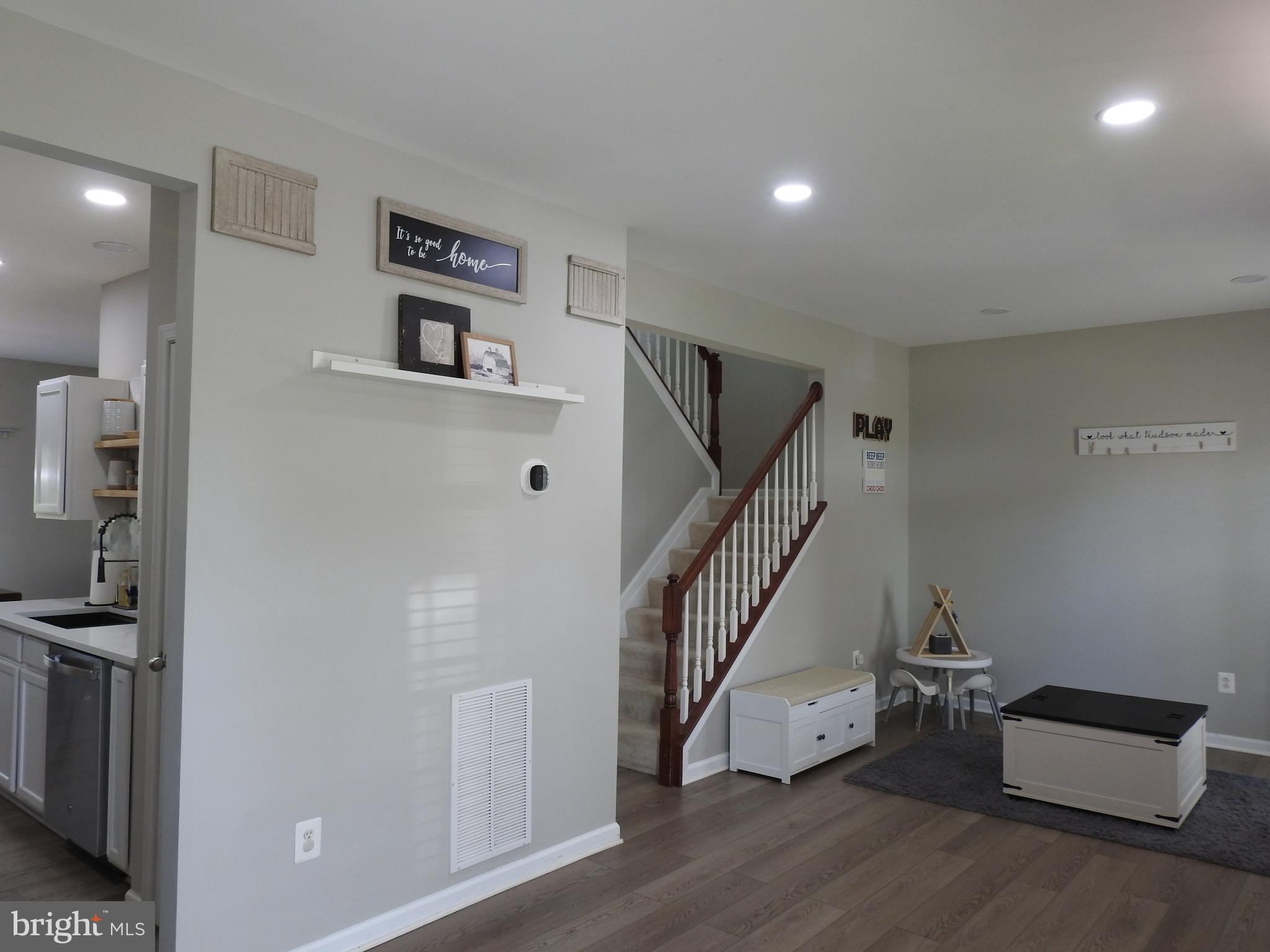 160 HICKORY RIDGE CIRCLE