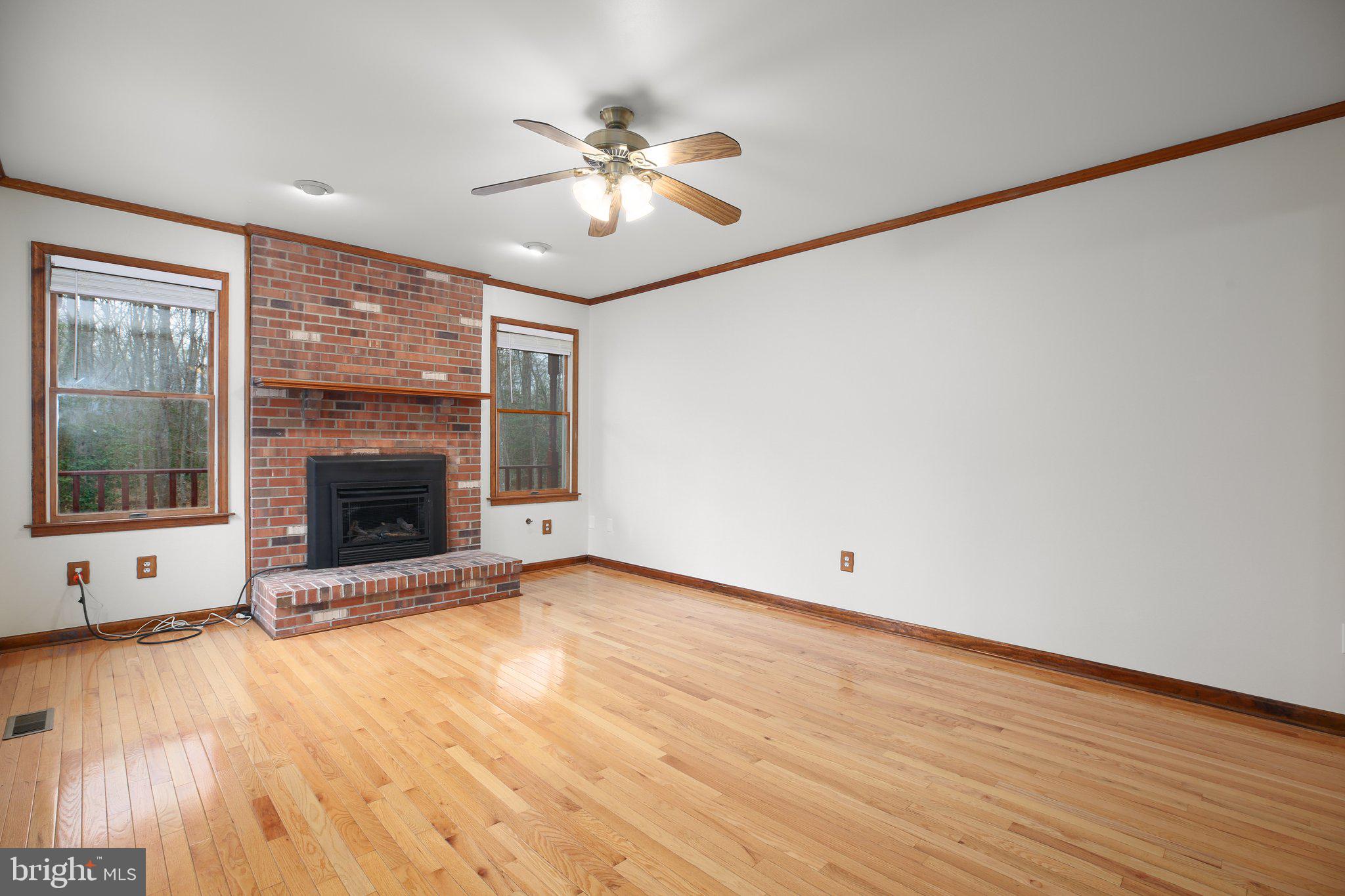 GOLDEN OAKS - Residential