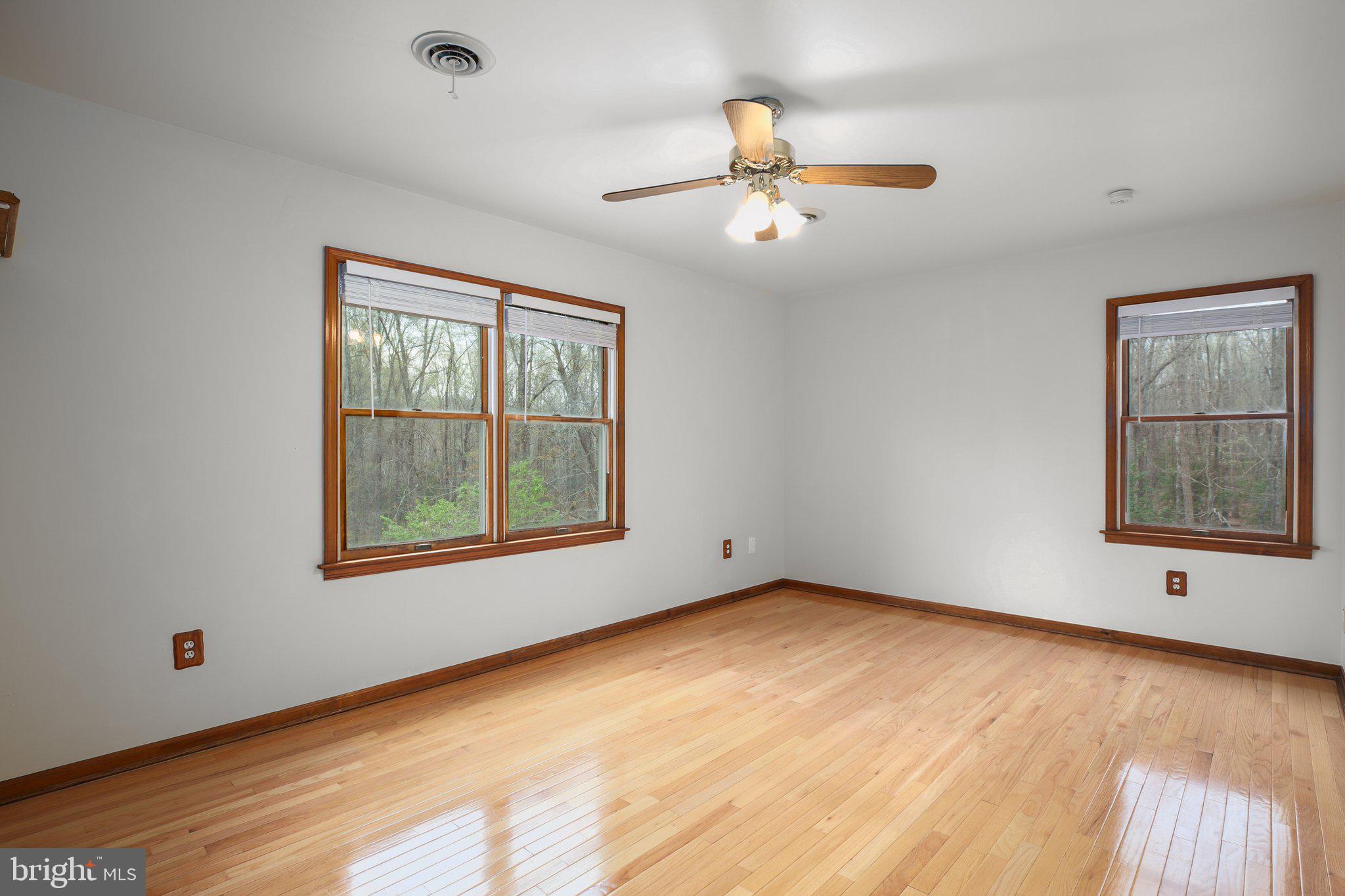 GOLDEN OAKS - Residential