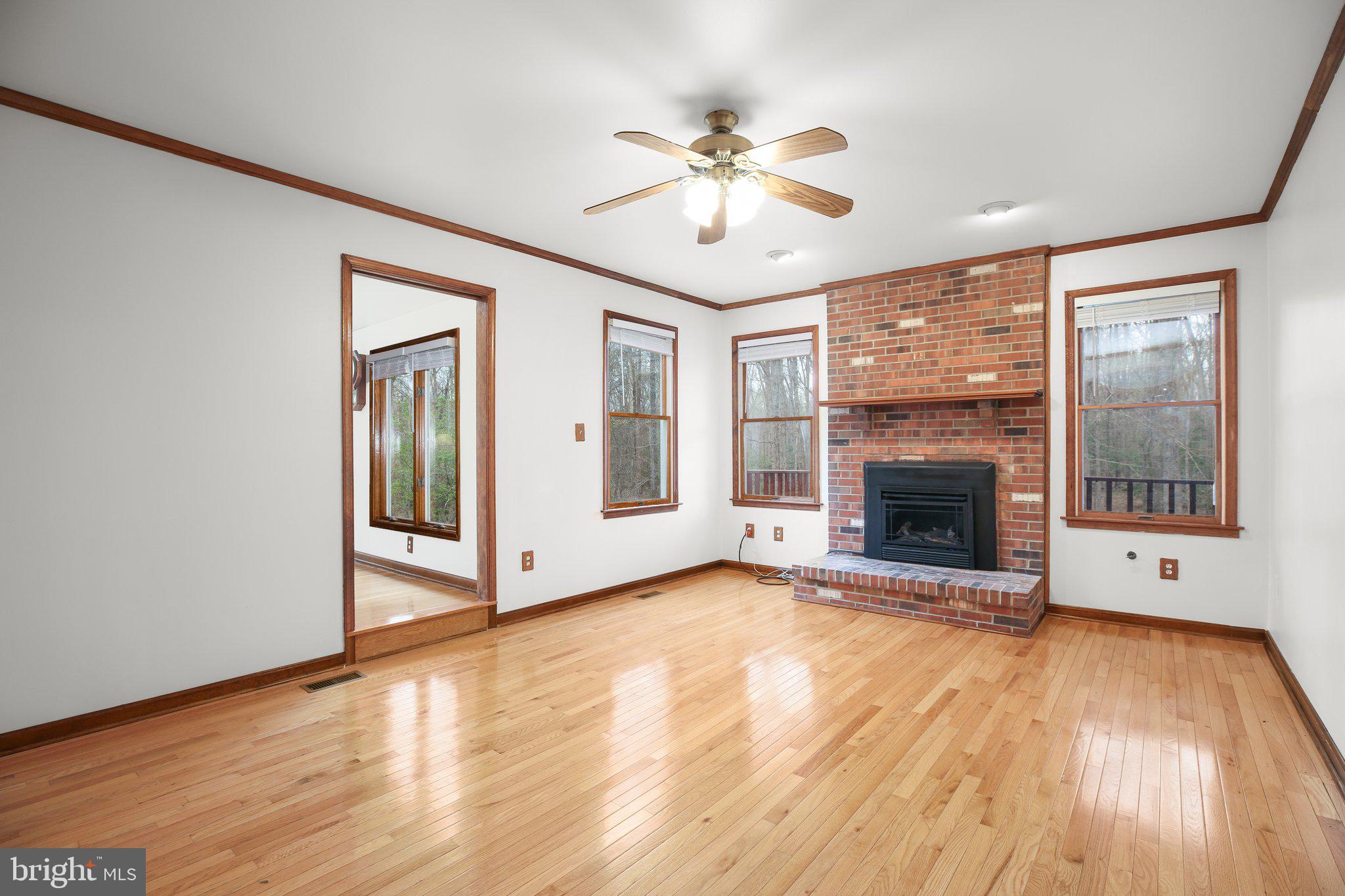 GOLDEN OAKS - Residential