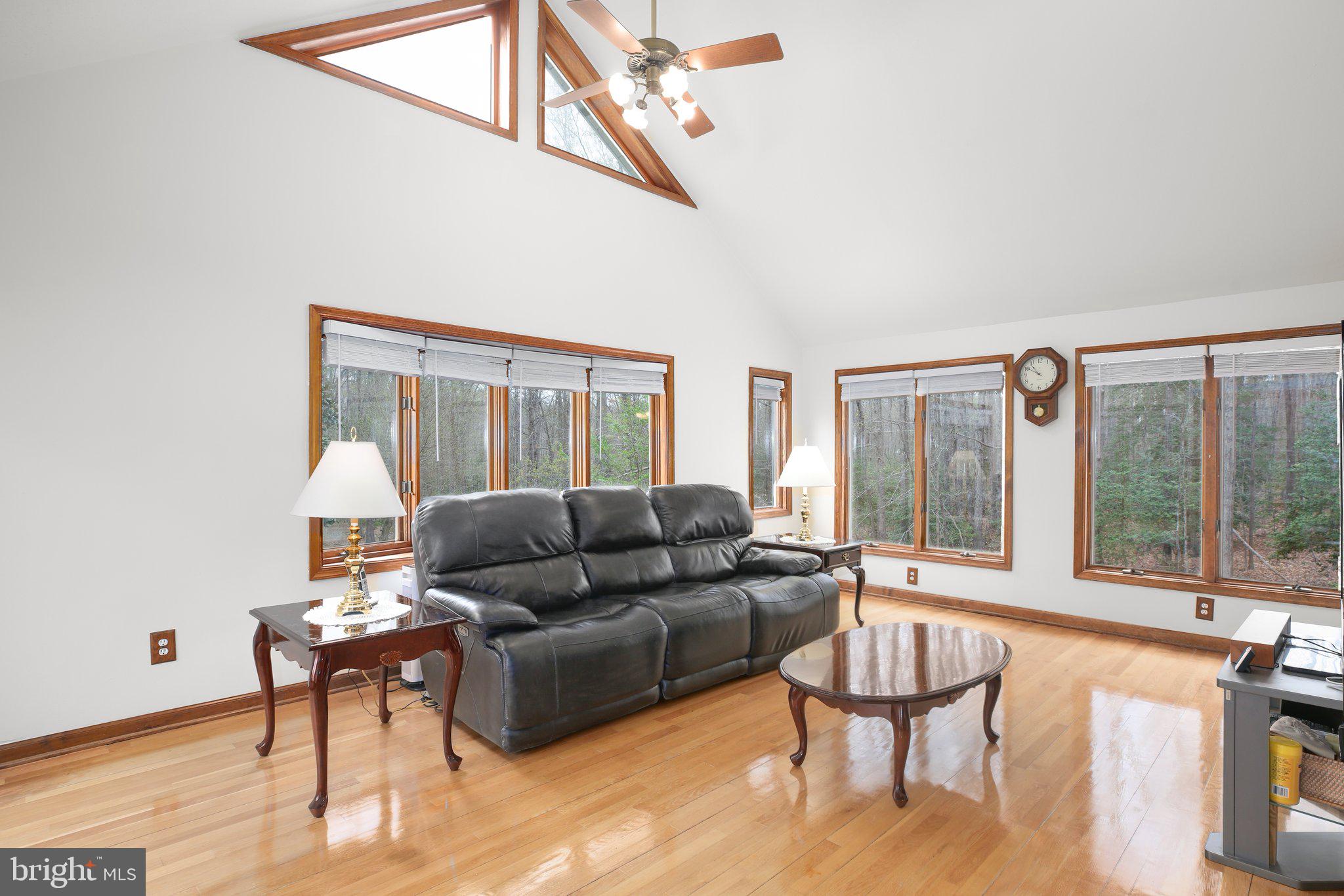 GOLDEN OAKS - Residential