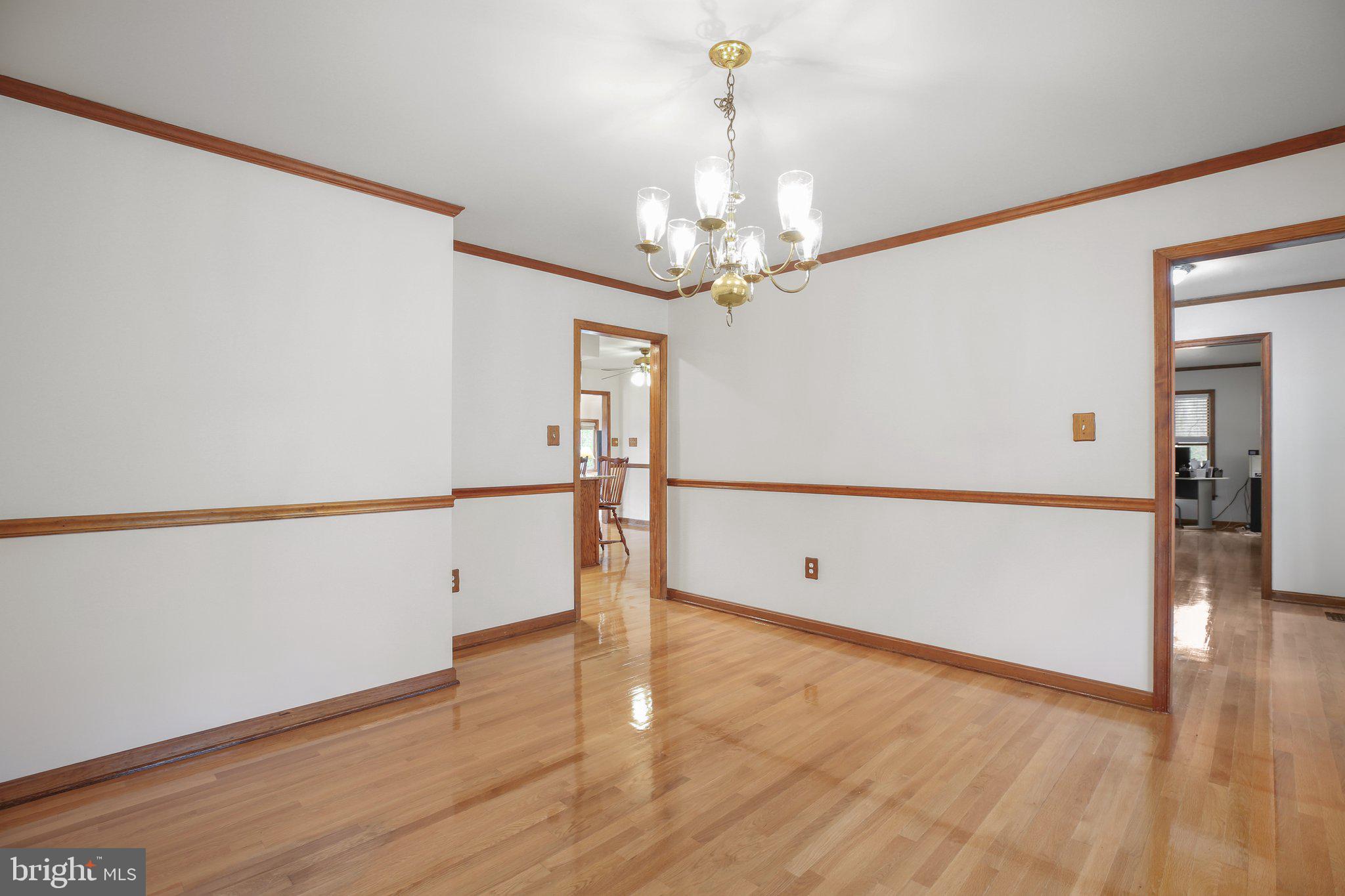 GOLDEN OAKS - Residential