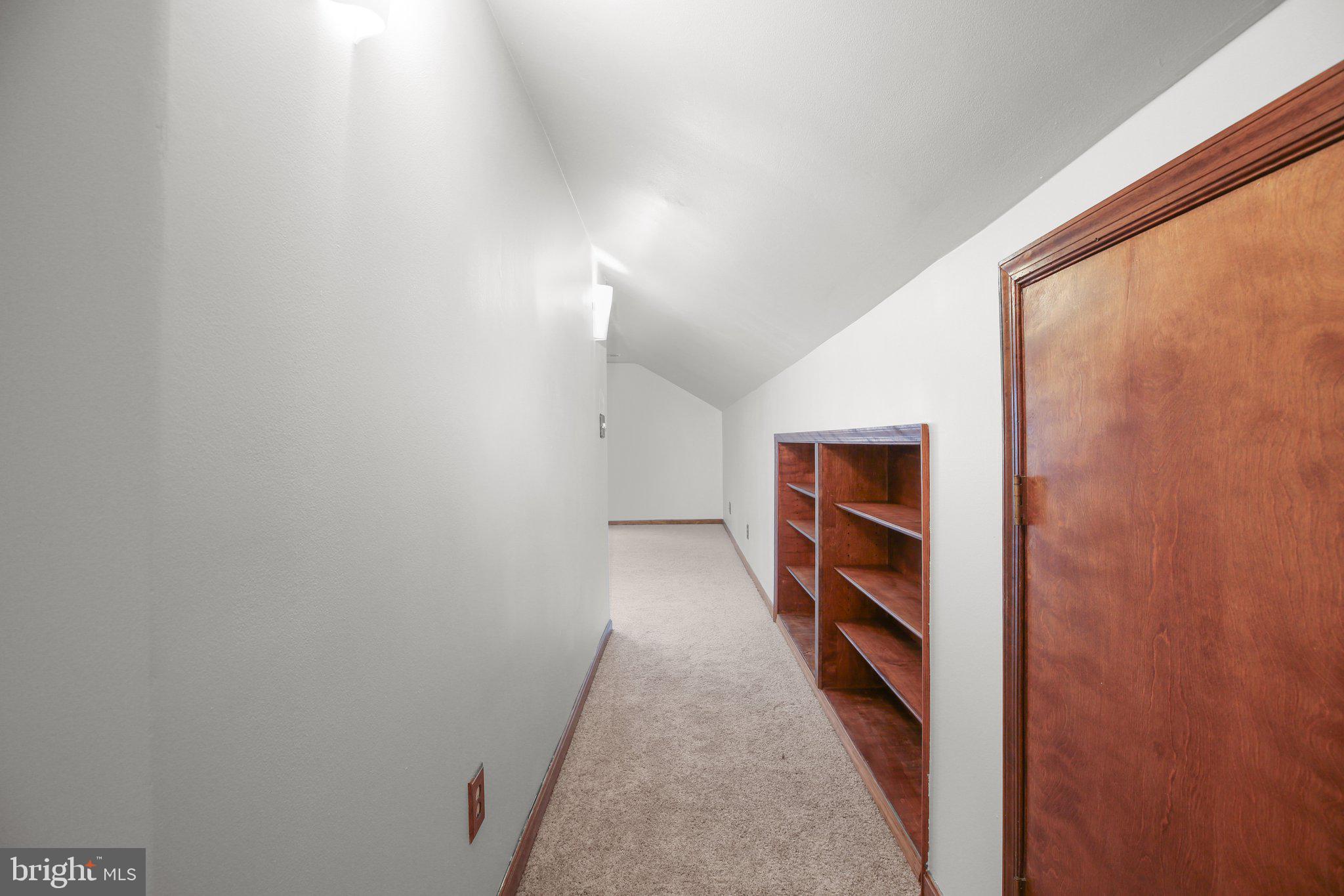 GOLDEN OAKS - Residential