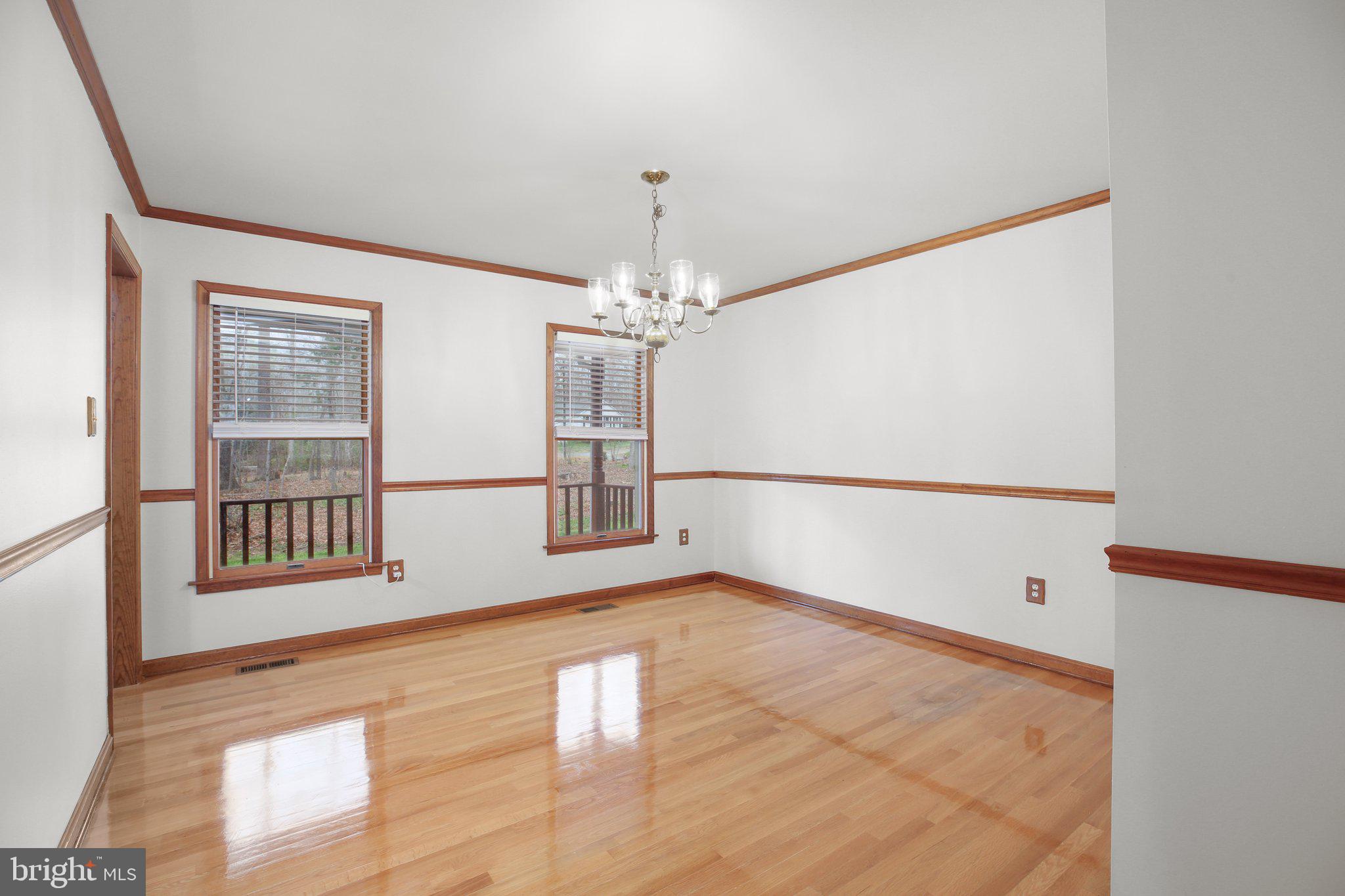 GOLDEN OAKS - Residential