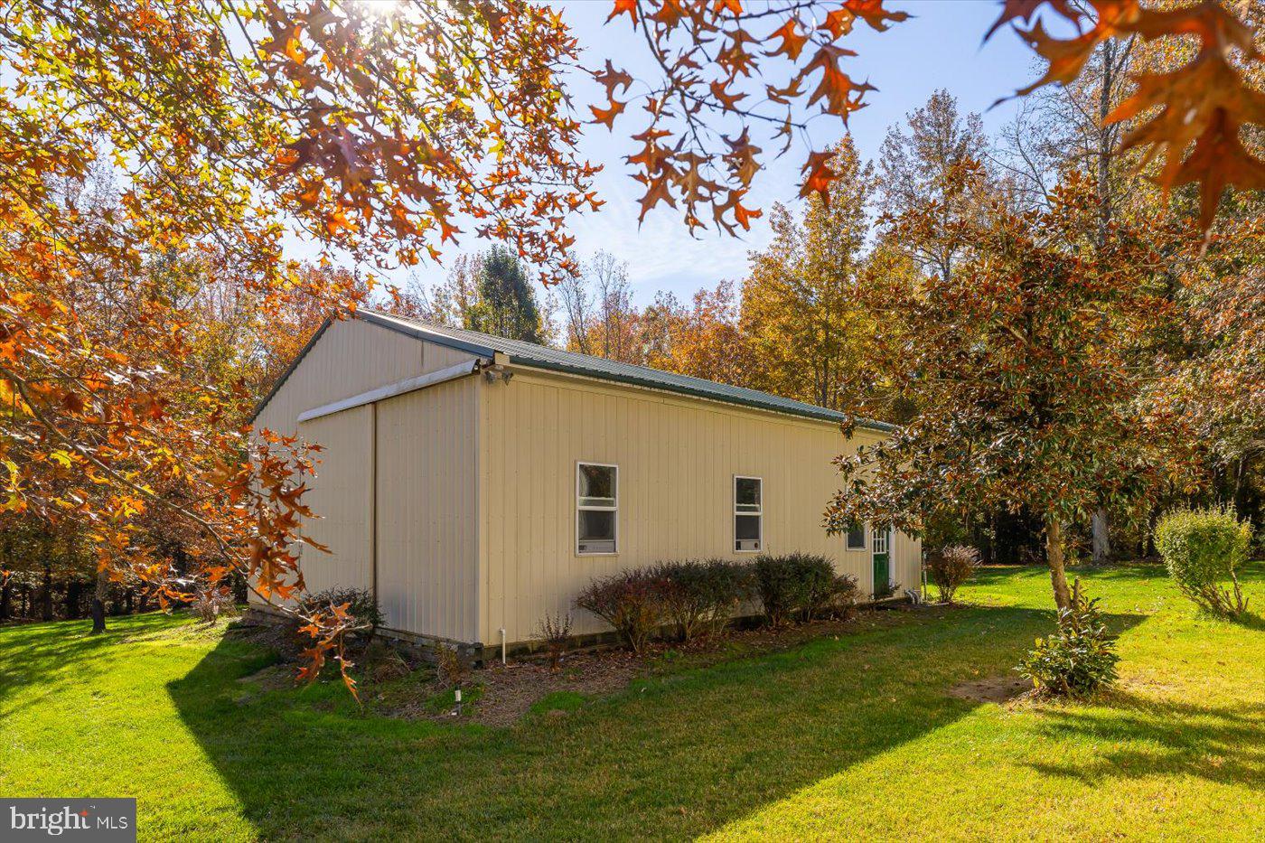 GOLDEN OAKS - Residential