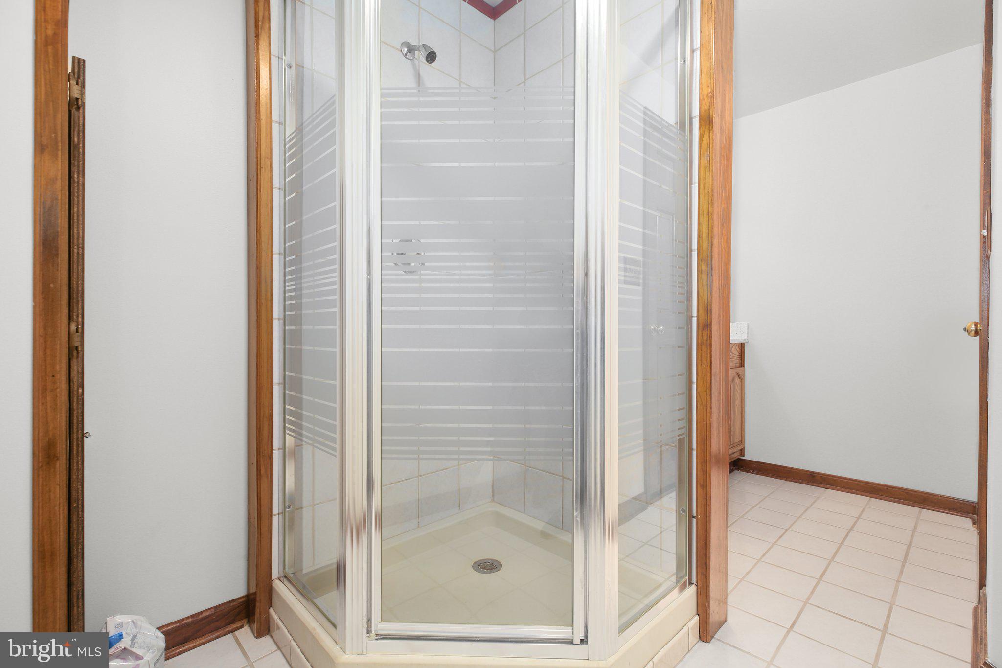 GOLDEN OAKS - Residential