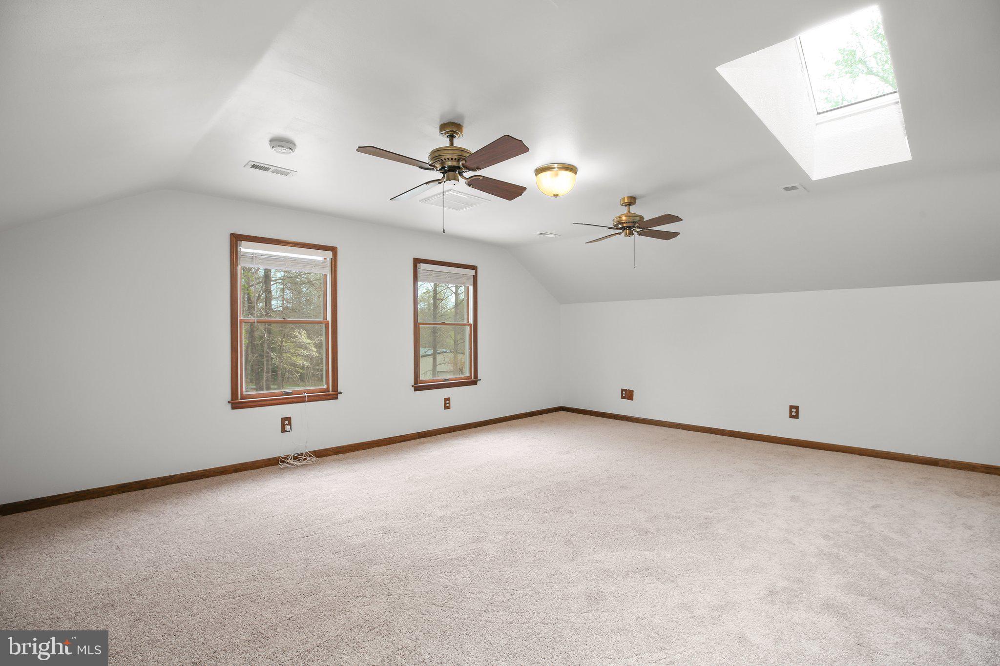 GOLDEN OAKS - Residential