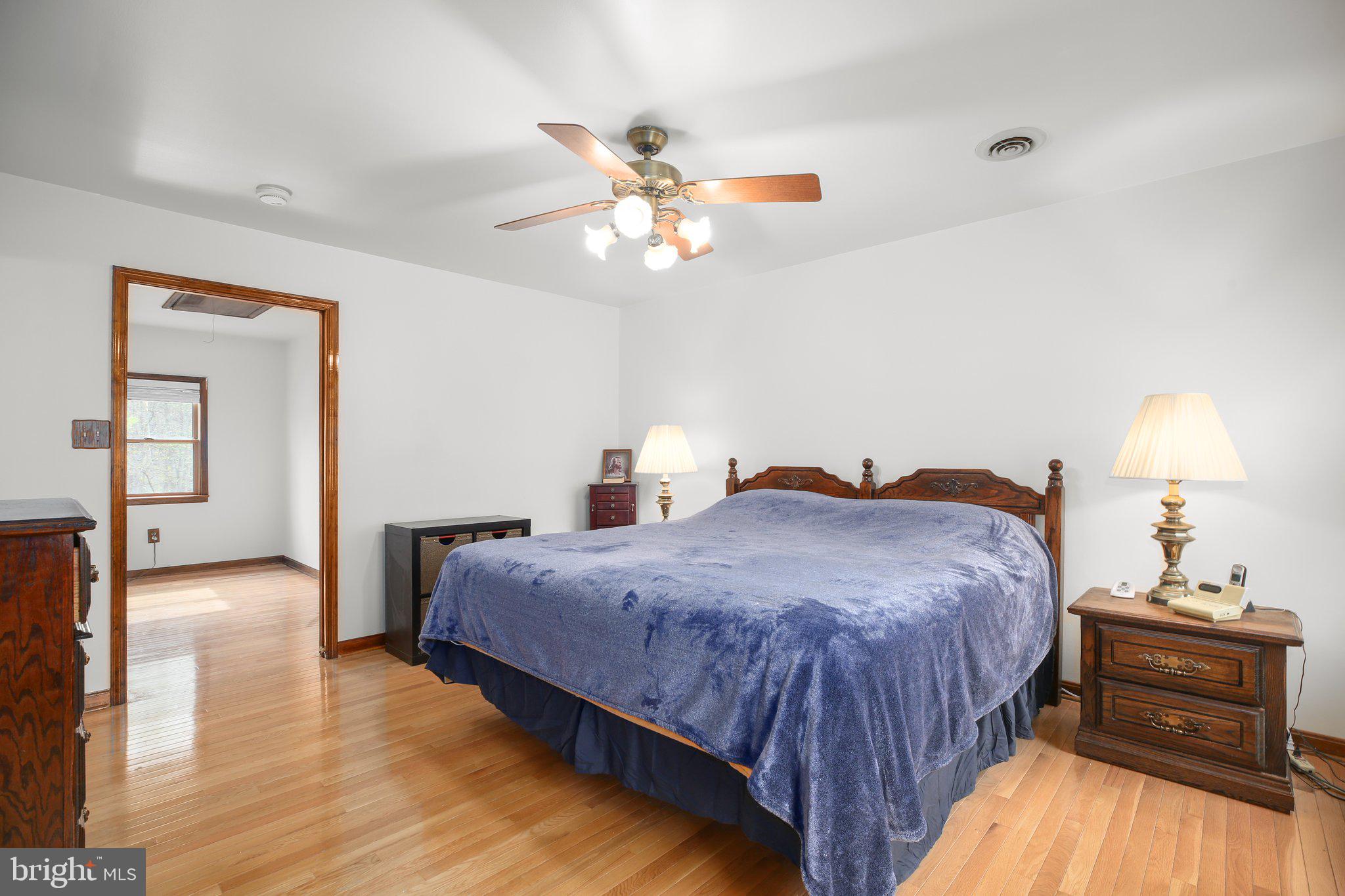 GOLDEN OAKS - Residential