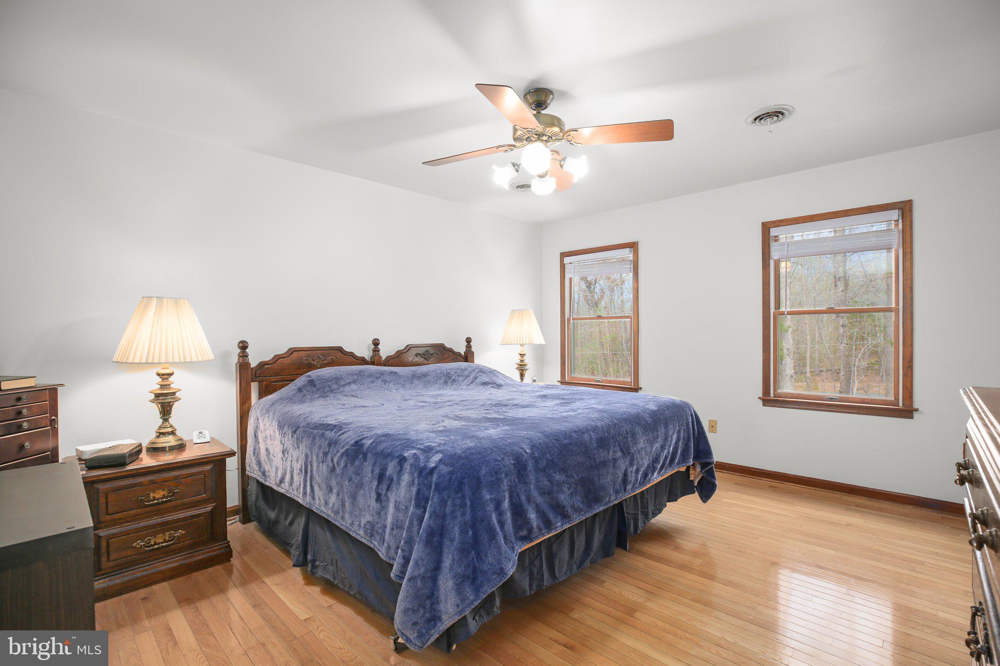 GOLDEN OAKS - Residential