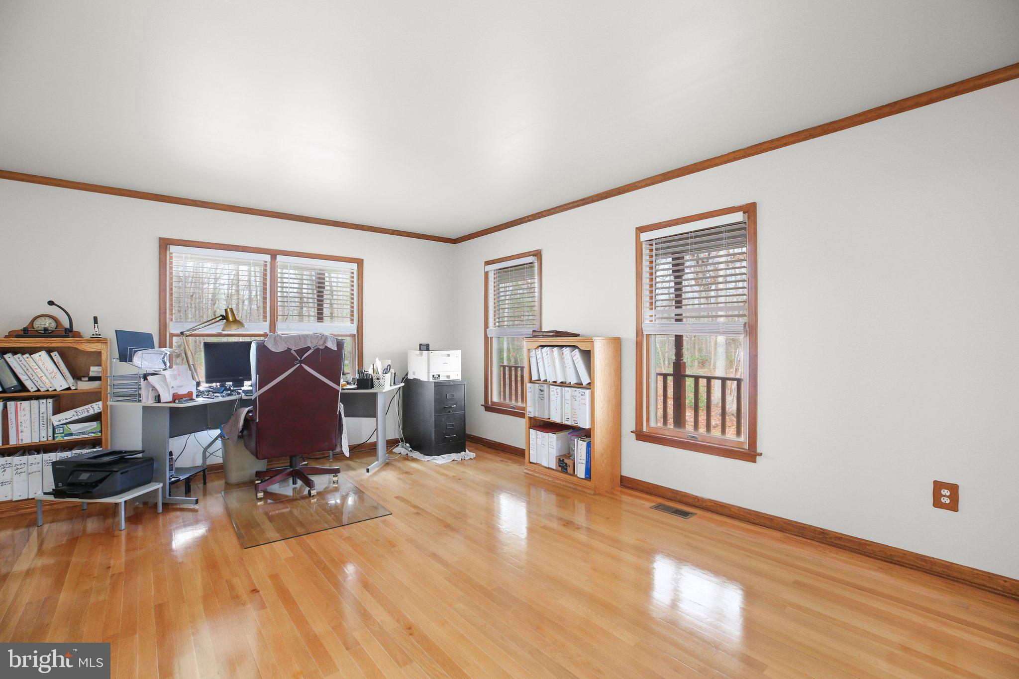 GOLDEN OAKS - Residential