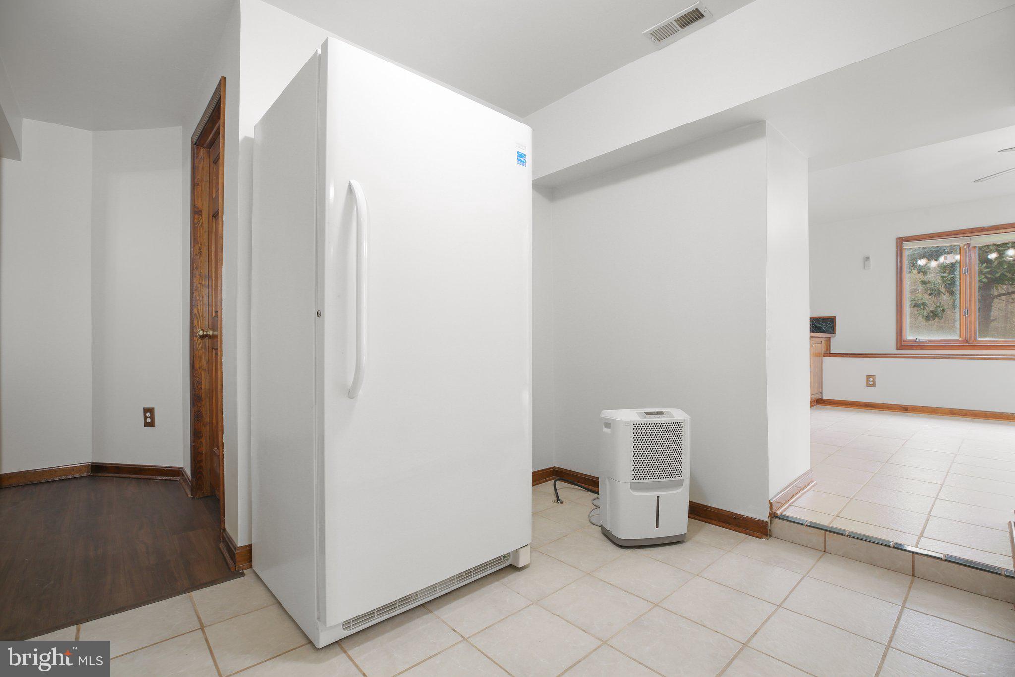 GOLDEN OAKS - Residential