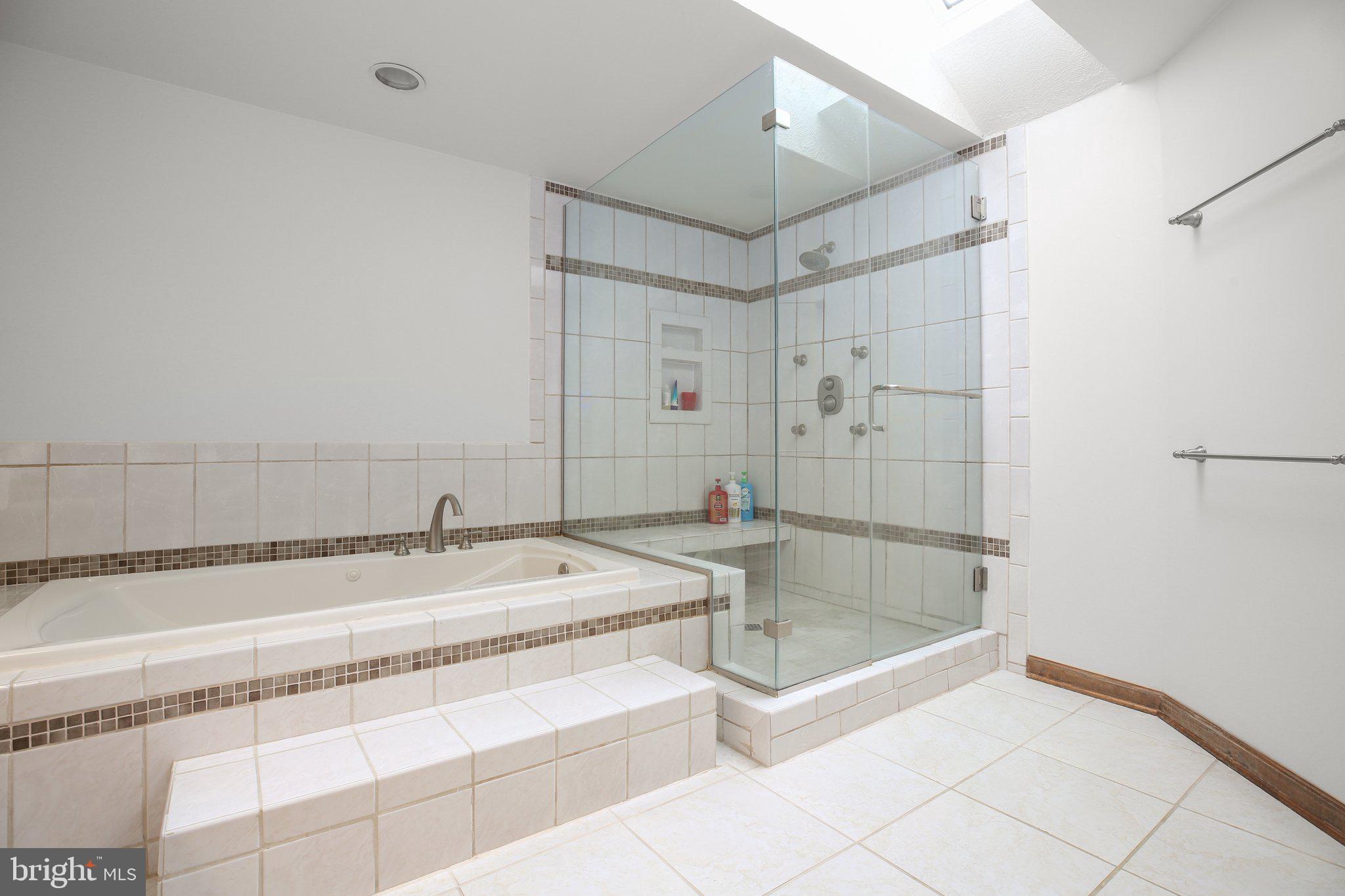 GOLDEN OAKS - Residential