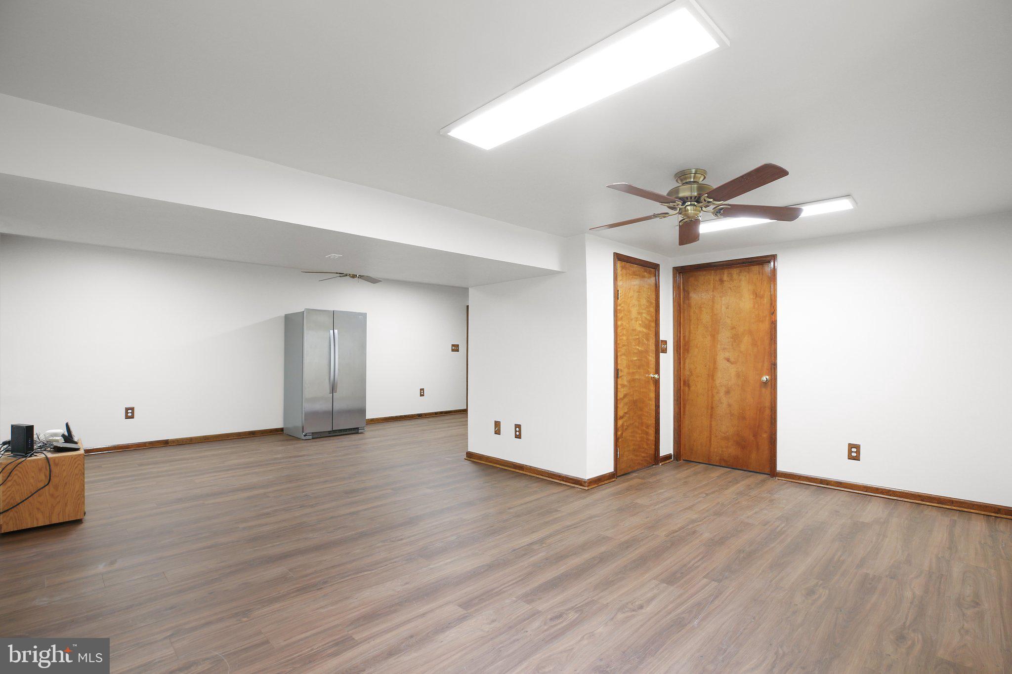 GOLDEN OAKS - Residential