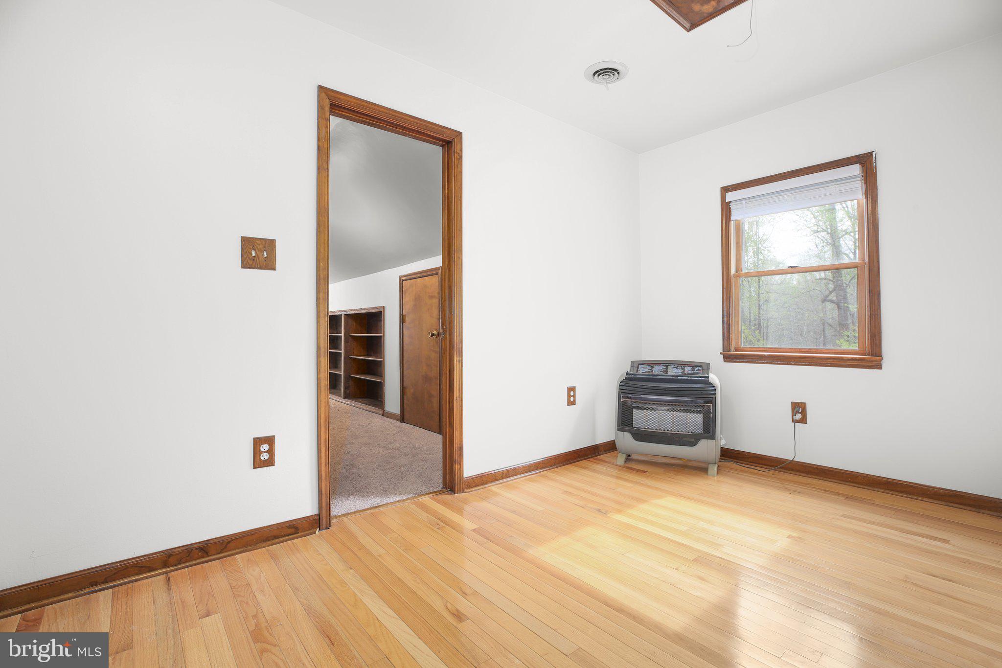 GOLDEN OAKS - Residential